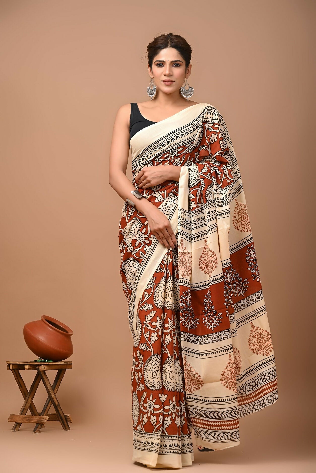 Exclusive Collection White Maroon Beautiful Mulmul Cotton Saree