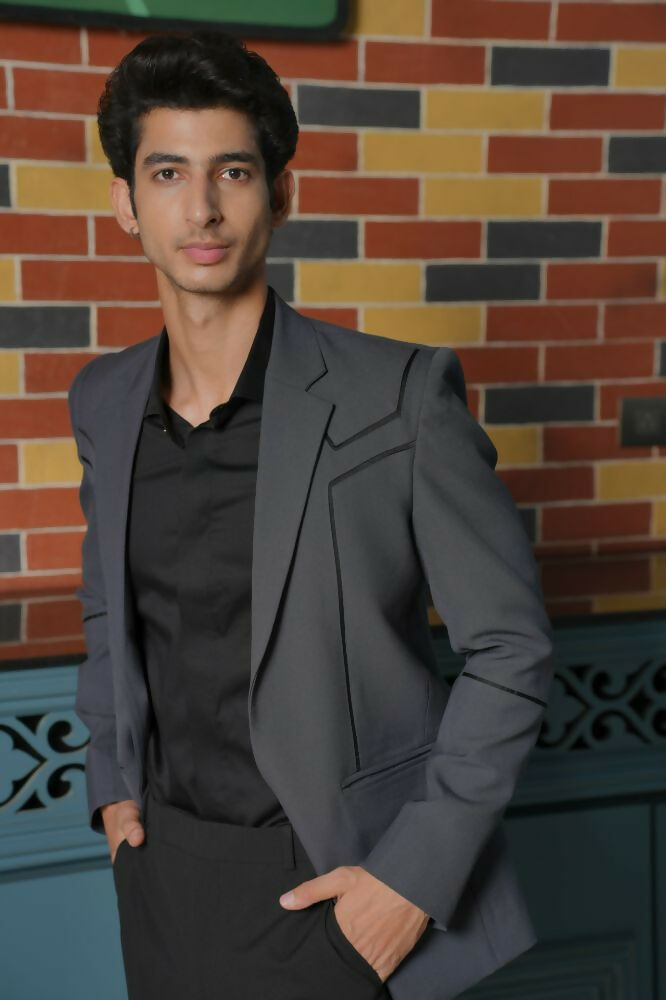 Skarve – Modern Grey & Black Smart Casual Set by Hilo Design