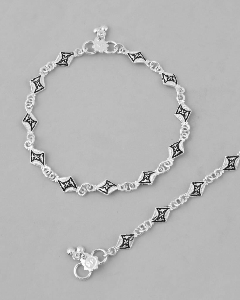VOJ Set of 2 Silver Plated Designer Stainless Steel Anklet