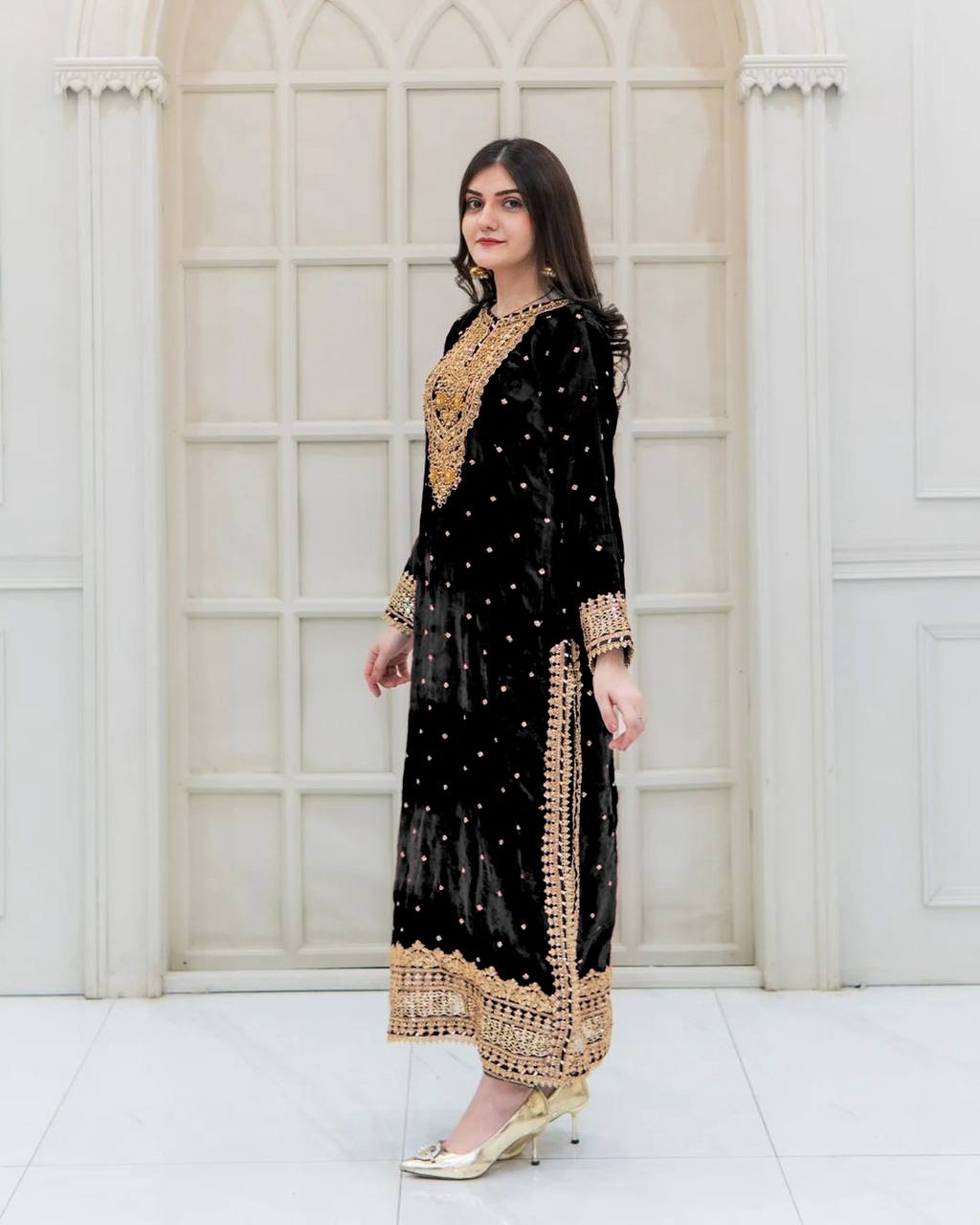 Prazu Fashion Black Viscose Velvet Embroidered Sequins Salwar Suit