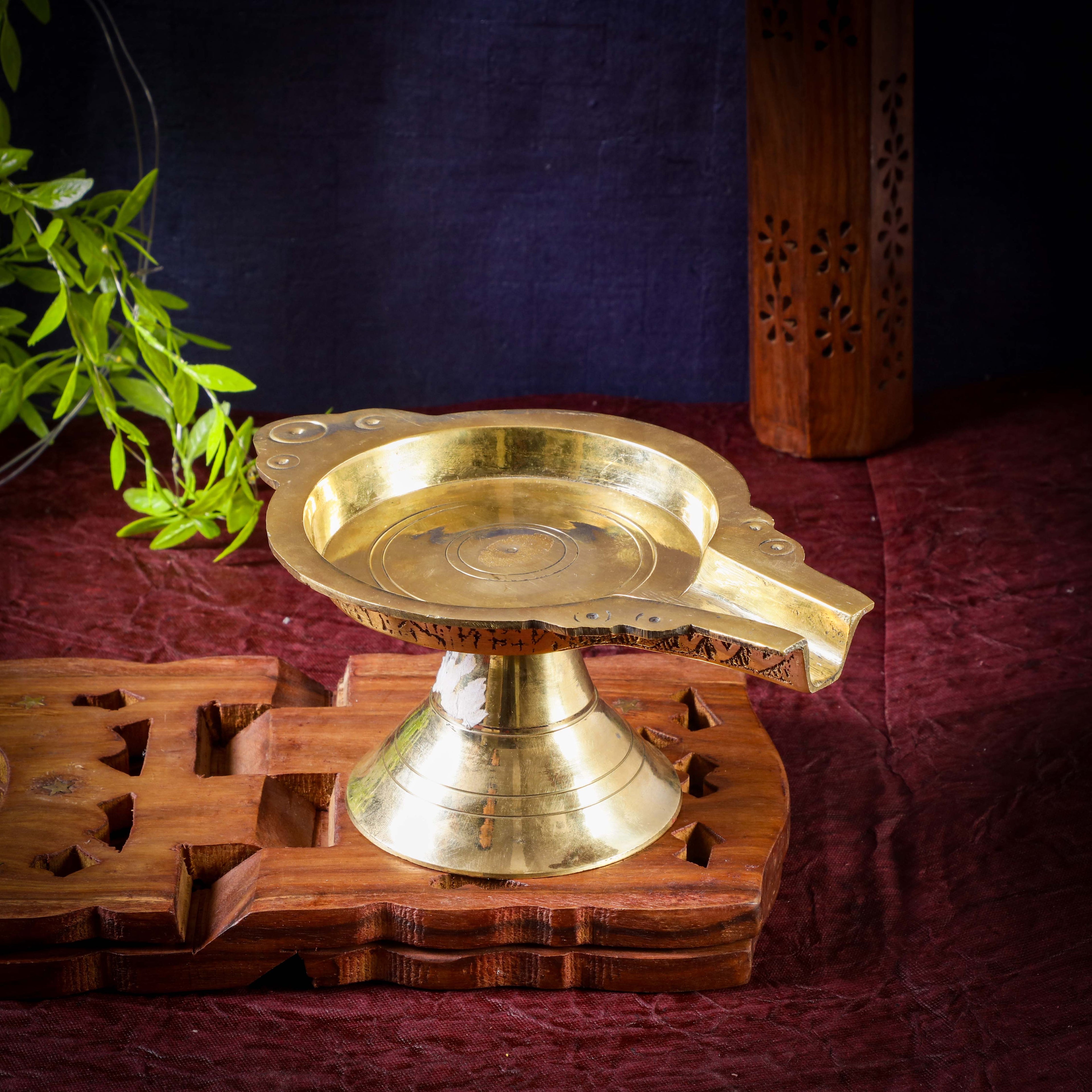 Sri Rudra Abhishekam Stand Small (SR 03565)