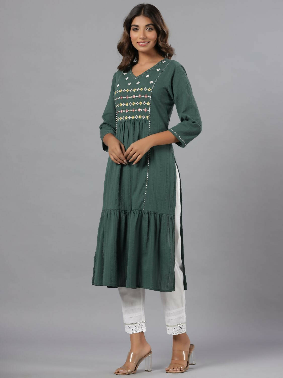 Juniper Women Green Seer Sucker Embroidered High Slit Kurta