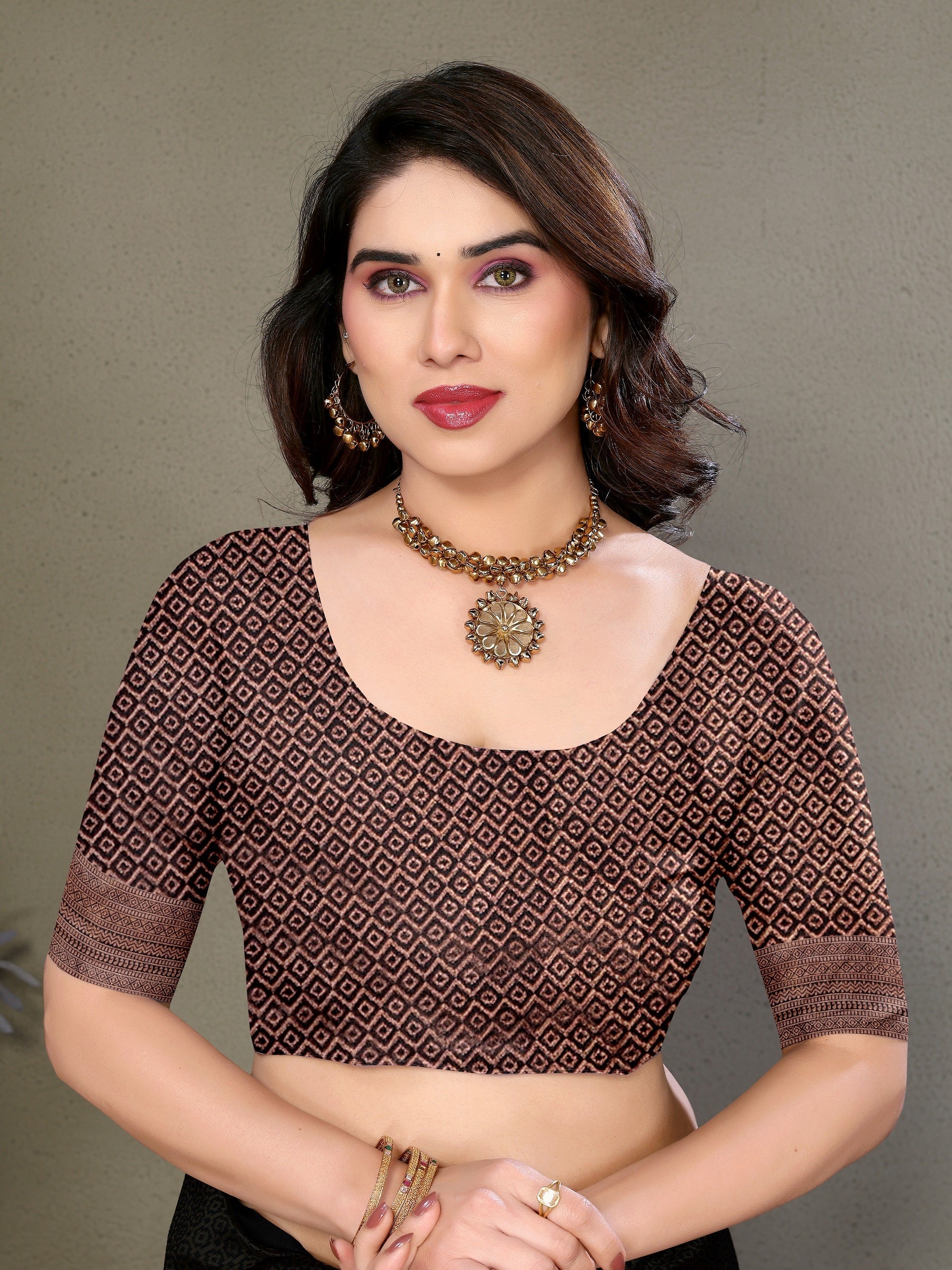 Vedant Vastram Litchi Silk Banarasi Silk Saree - Black