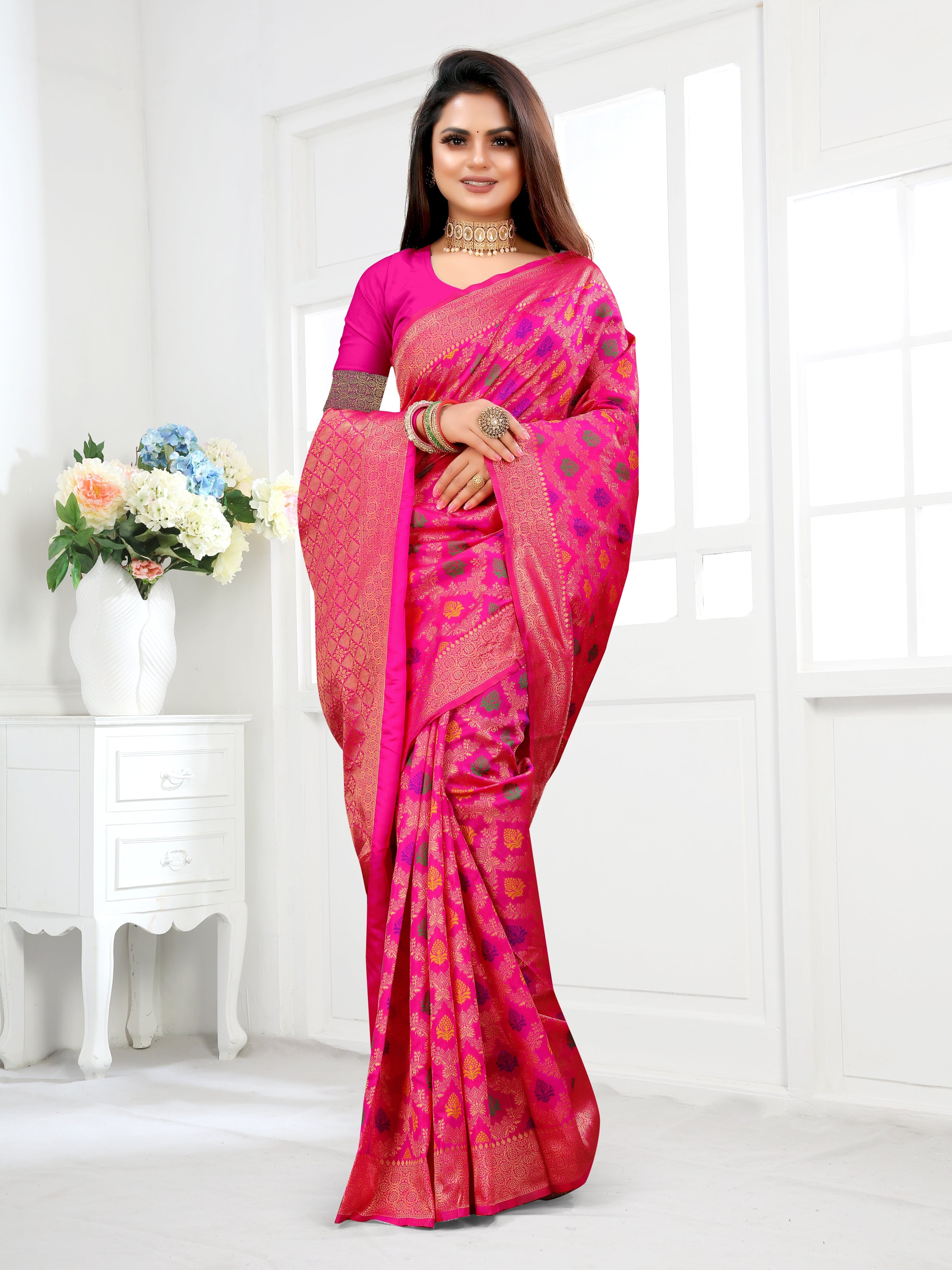 Vedant Vastram Litchi Silk Designer Banarasi Saree - Pink
