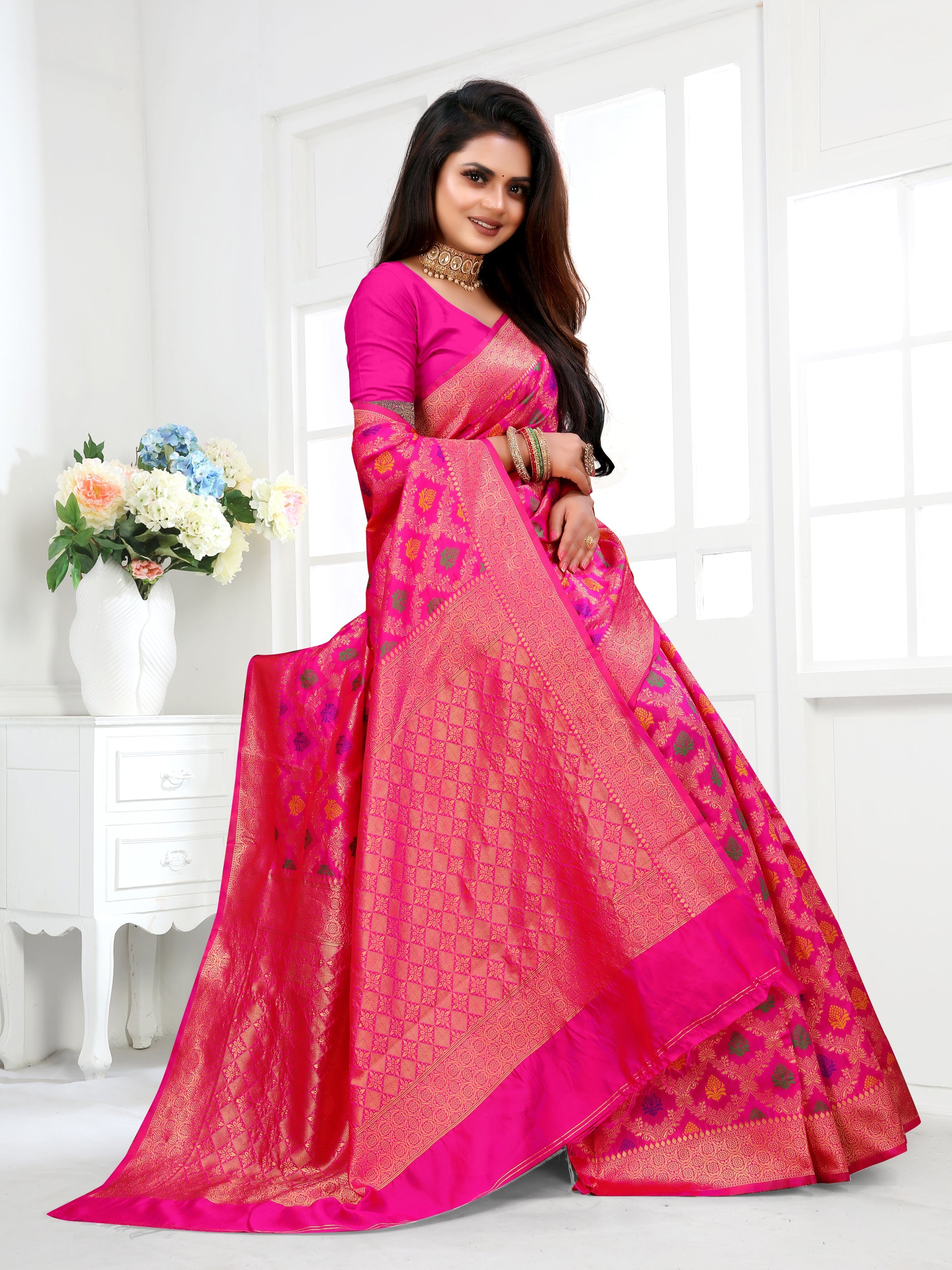 Vedant Vastram Litchi Silk Designer Banarasi Saree - Pink