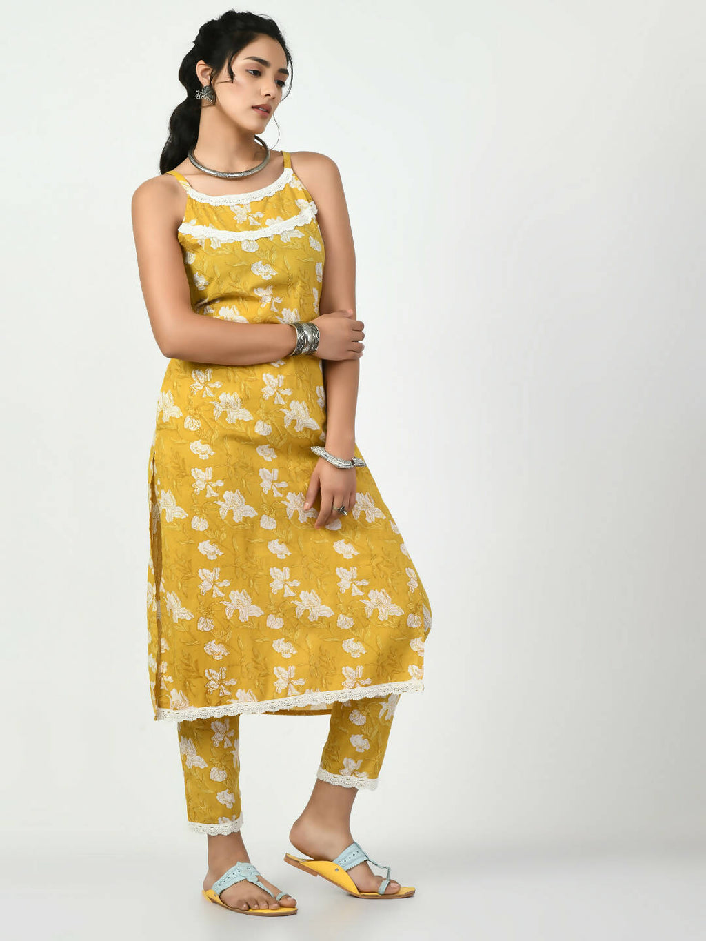 Myshka Women's Yellow Printed Kurta With Trouser