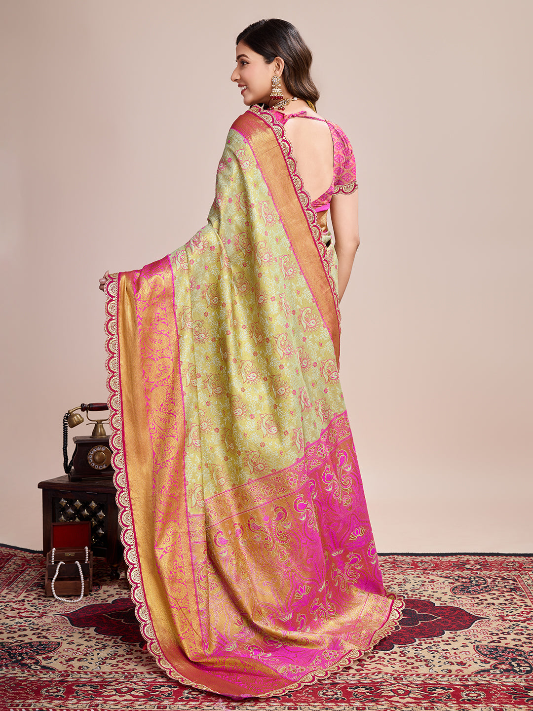 Vedant Vastram Soft Litchi Silk Kanjeevaram Silk Saree - Pista