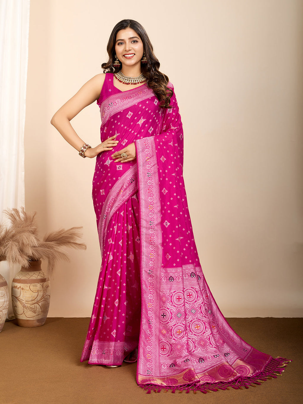 Vedant Vastram Maslin Dola Silk Kanjeevaram Silk Saree - Magenta