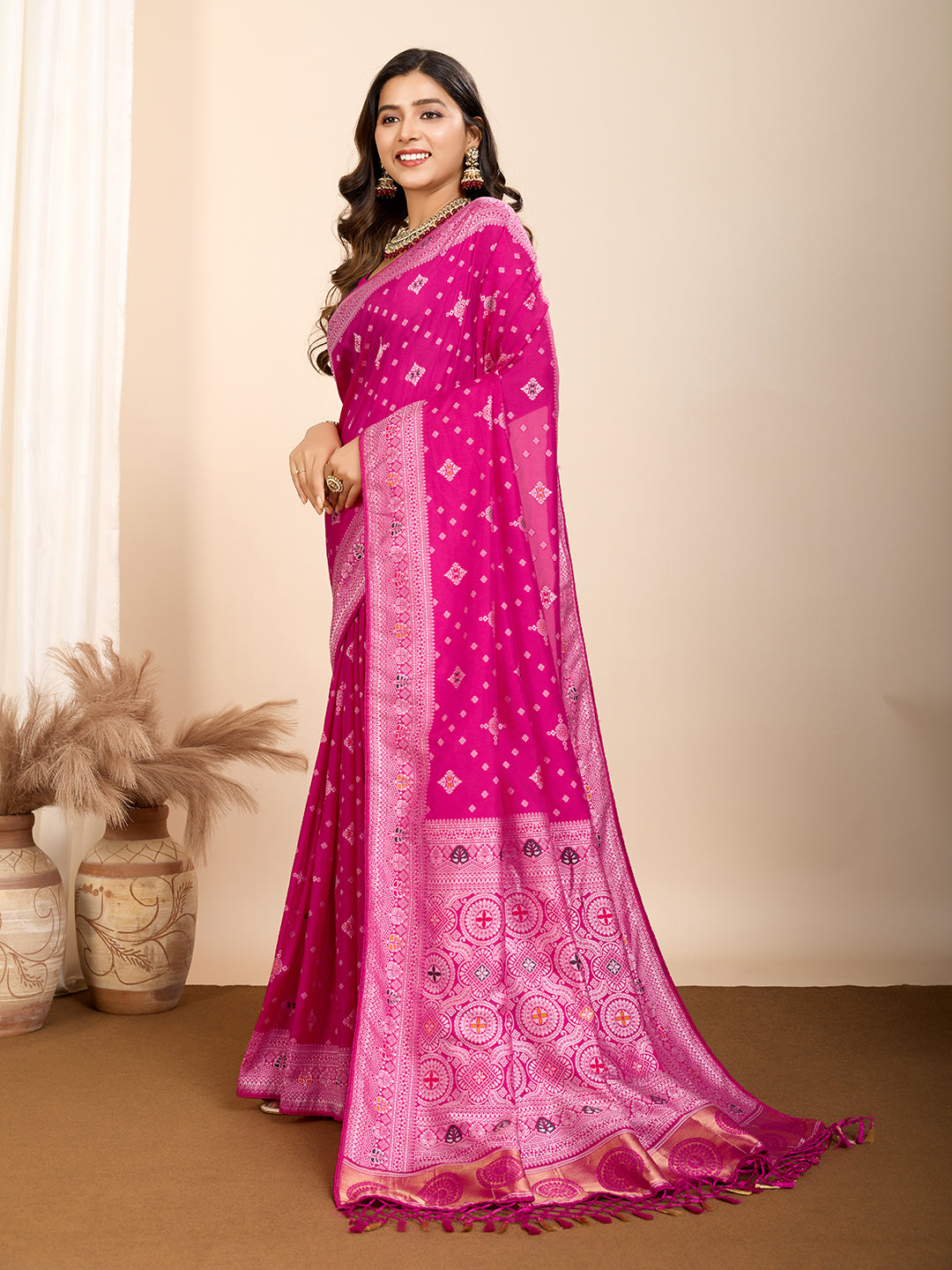 Vedant Vastram Maslin Dola Silk Kanjeevaram Silk Saree - Magenta