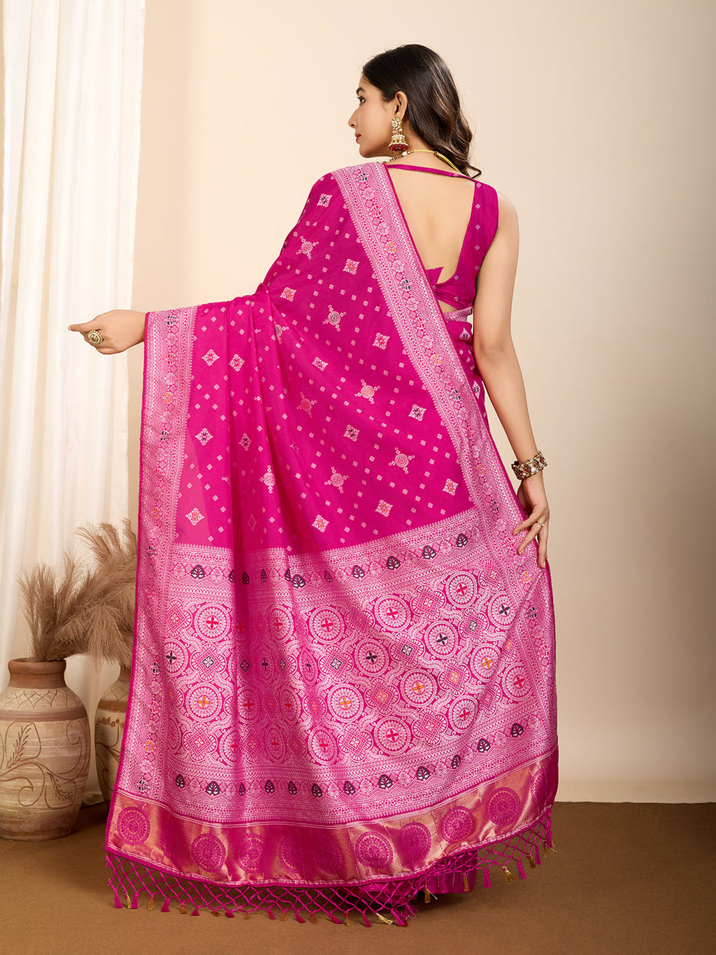 Vedant Vastram Maslin Dola Silk Kanjeevaram Silk Saree - Magenta