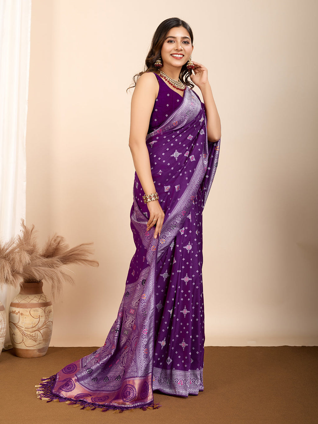 Vedant Vastram Maslin Dola Silk Kanjeevaram Silk Saree - Purple