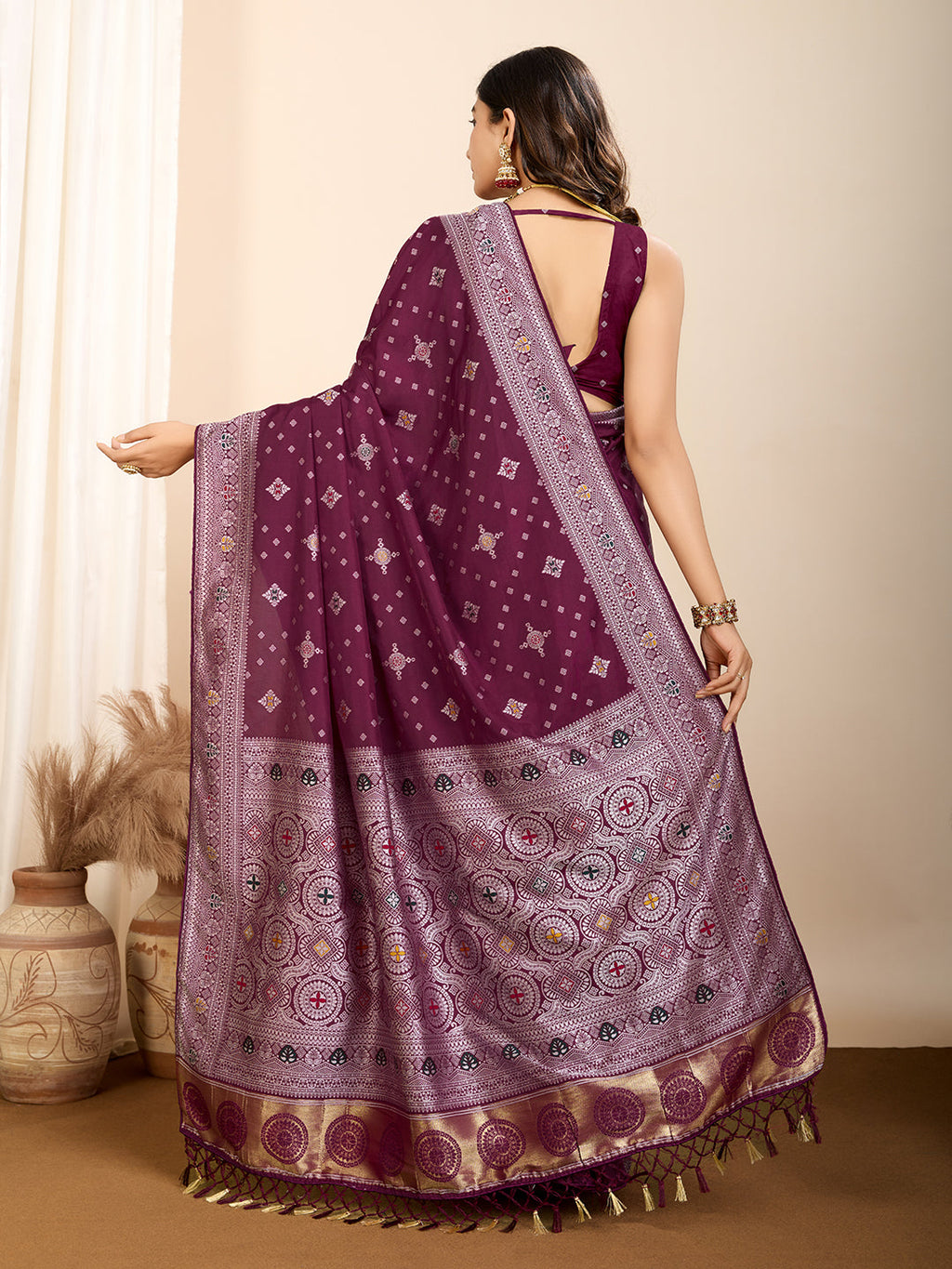 Vedant Vastram Maslin Dola Silk Kanjeevaram Silk Saree - Wine