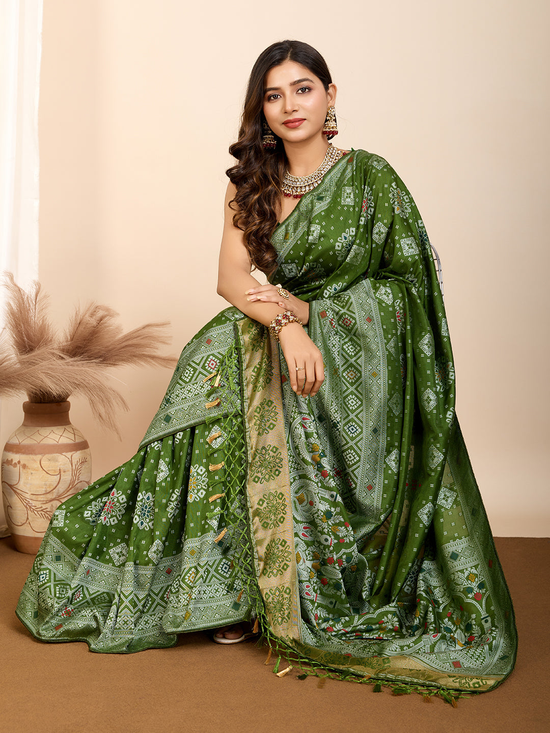 Vedant Vastram Maslin Dola Silk Kanjeevaram Silk Saree - Mahendi