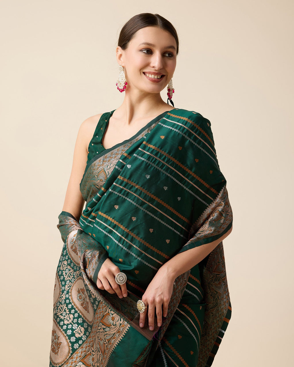 Vedant Vastram Soft Litchi Silk Banarasi Silk Saree - Green