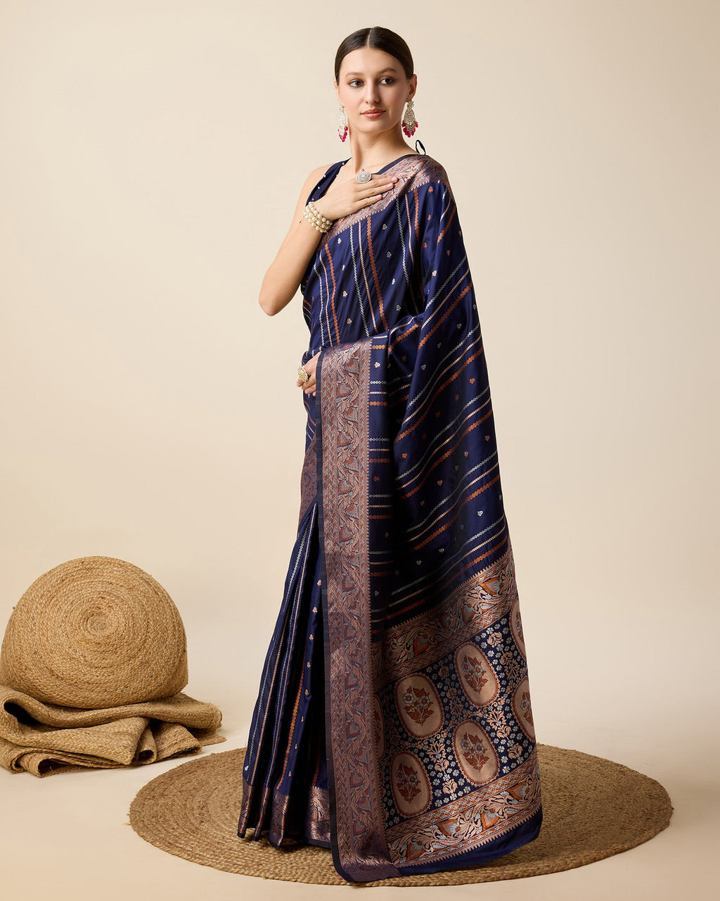 Vedant Vastram Soft Litchi Silk Banarasi Silk Saree - Navy