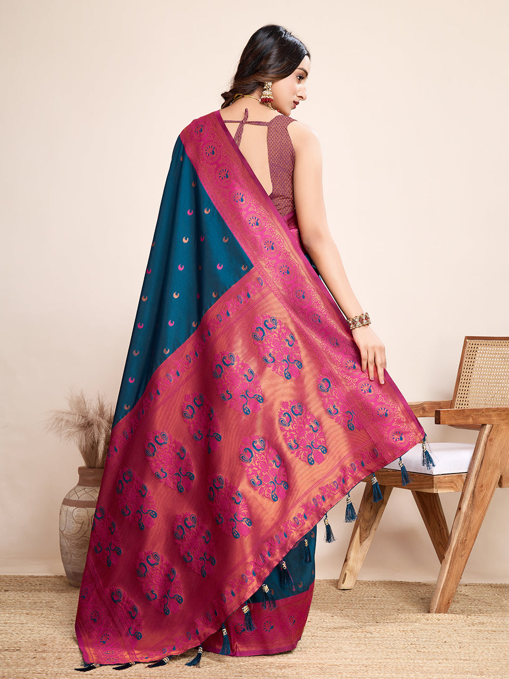 Vedant Vastram Soft Litchi Silk Kanjeevaram Silk Saree - Morpich