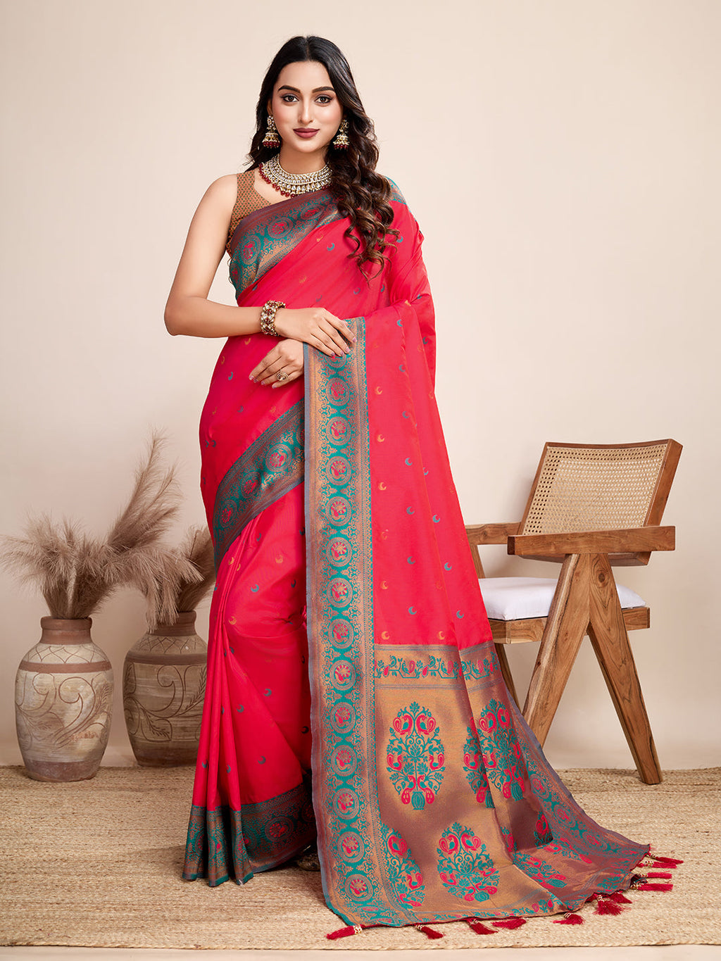 Vedant Vastram Soft Litchi Silk Kanjeevaram Silk Saree - Rani