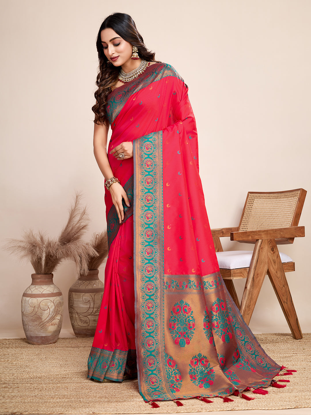 Vedant Vastram Soft Litchi Silk Kanjeevaram Silk Saree - Rani