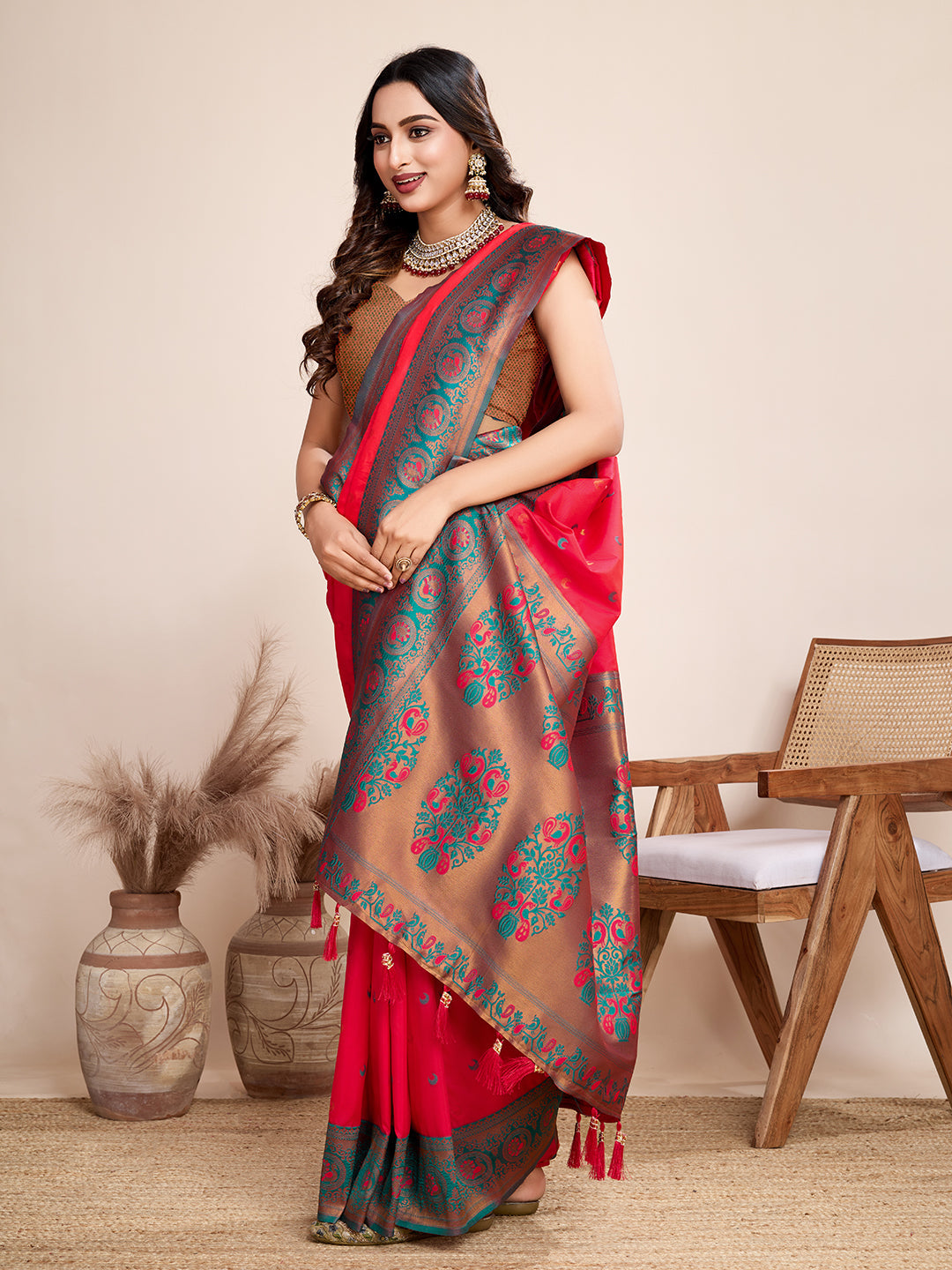 Vedant Vastram Soft Litchi Silk Kanjeevaram Silk Saree - Rani