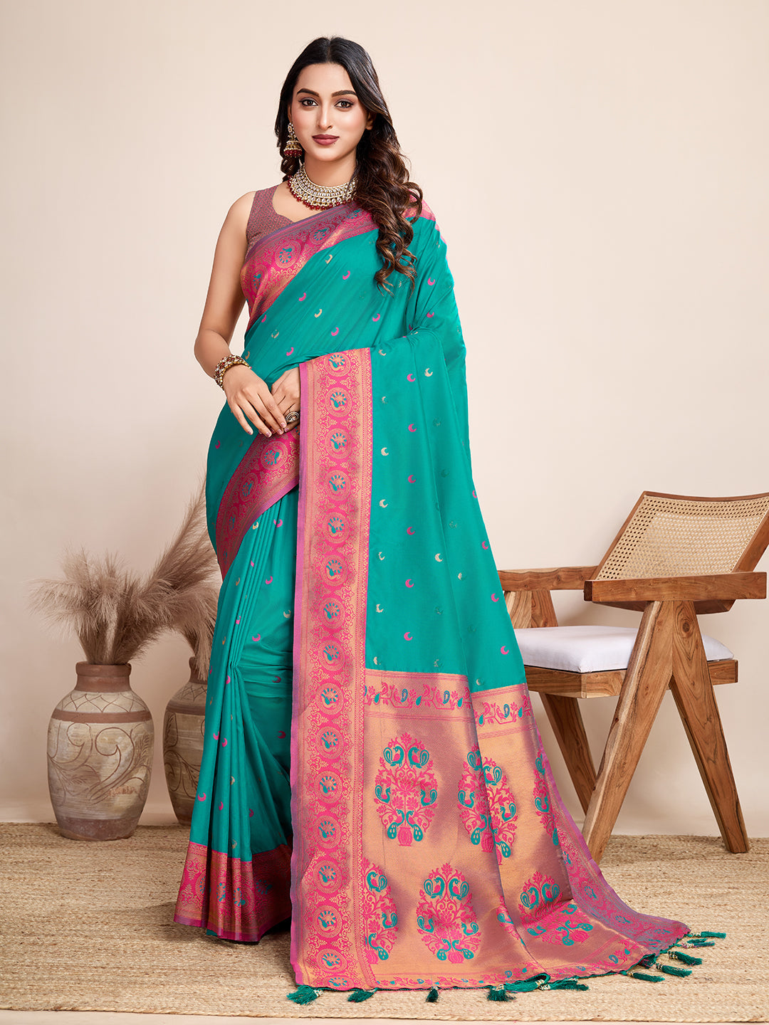 Vedant Vastram Soft Litchi Silk Kanjeevaram Silk Saree - Seegreen