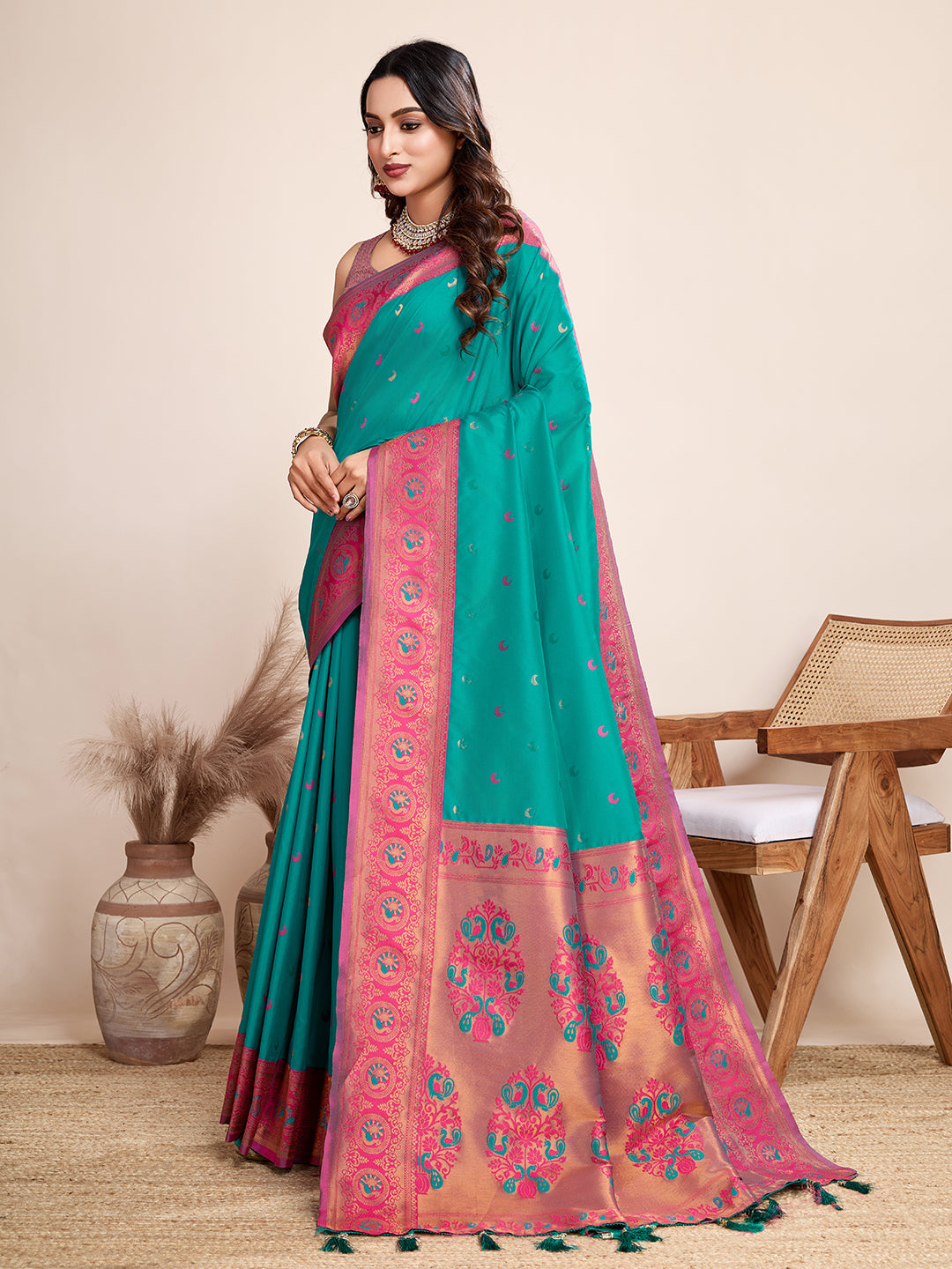 Vedant Vastram Soft Litchi Silk Kanjeevaram Silk Saree - Seegreen