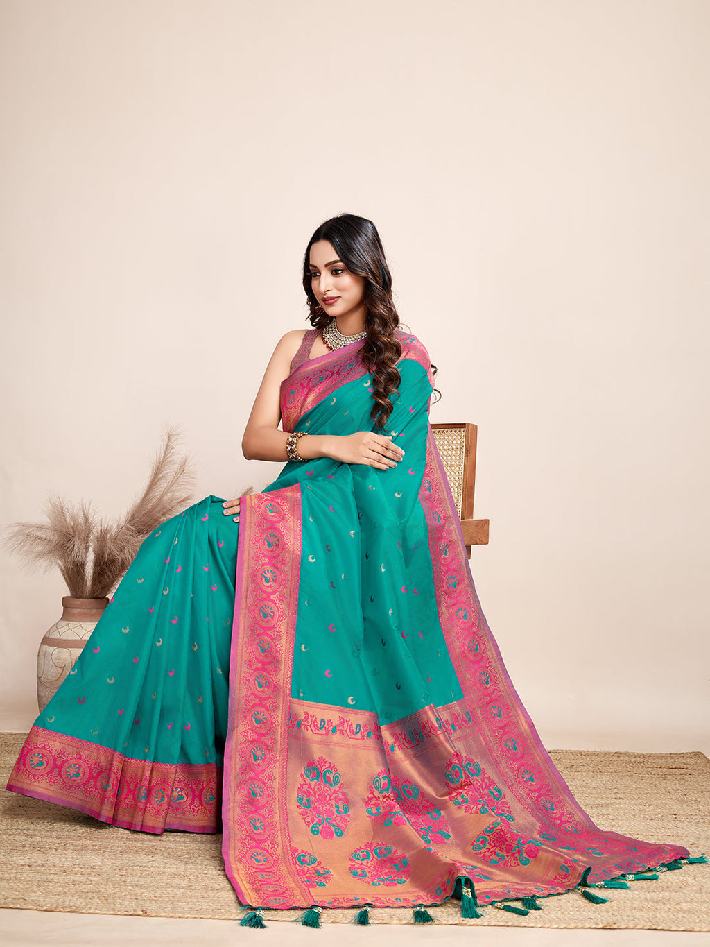 Vedant Vastram Soft Litchi Silk Kanjeevaram Silk Saree - Seegreen