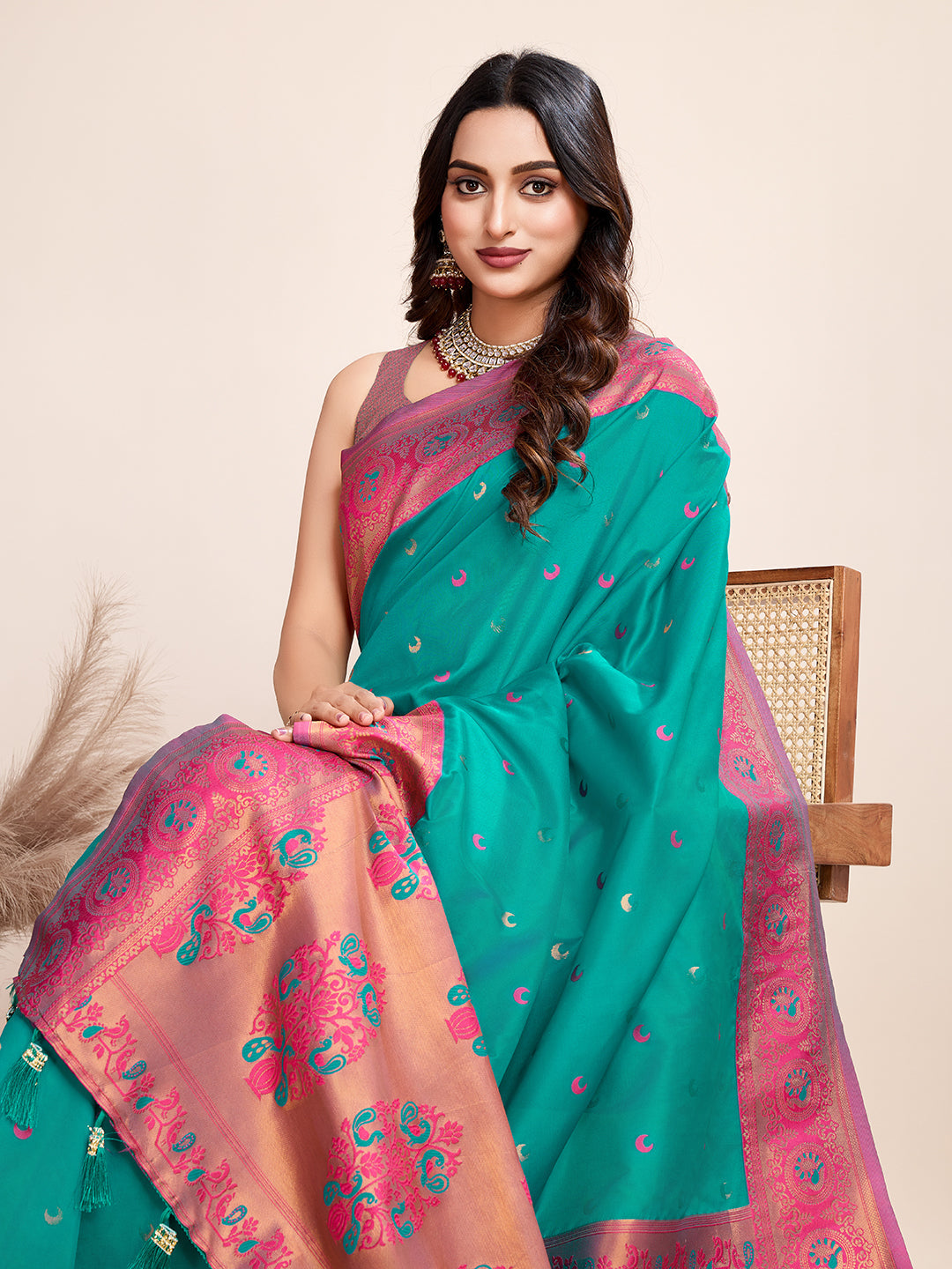 Vedant Vastram Soft Litchi Silk Kanjeevaram Silk Saree - Seegreen