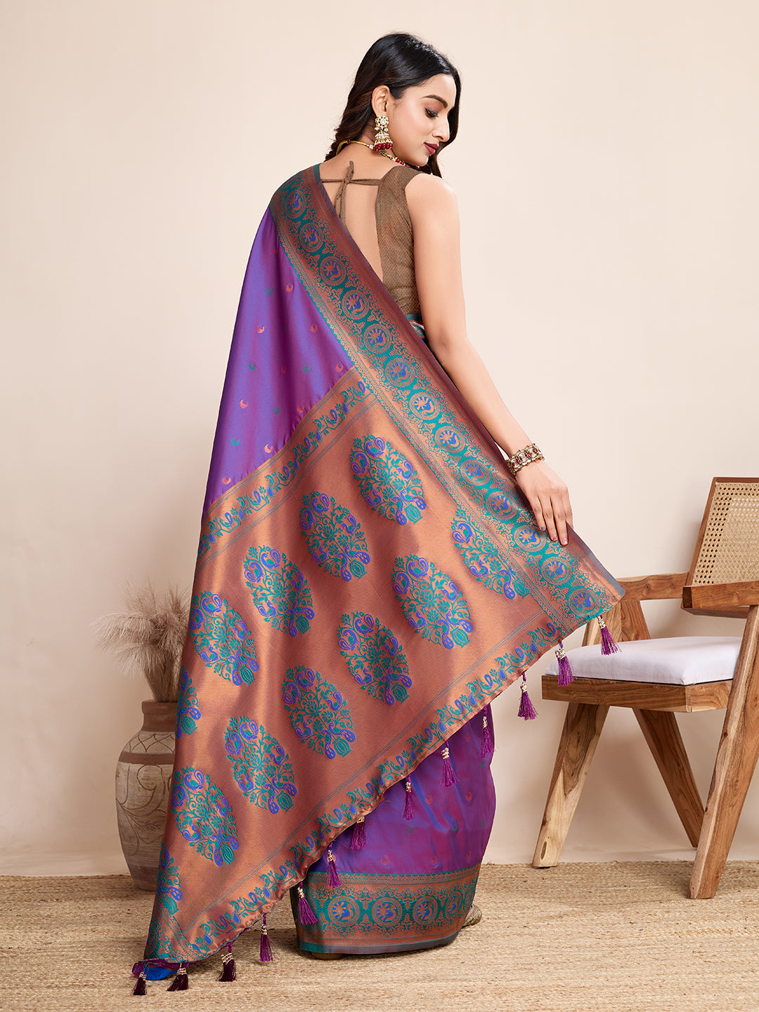Vedant Vastram Soft Litchi Silk Kanjeevaram Silk Saree - Violet