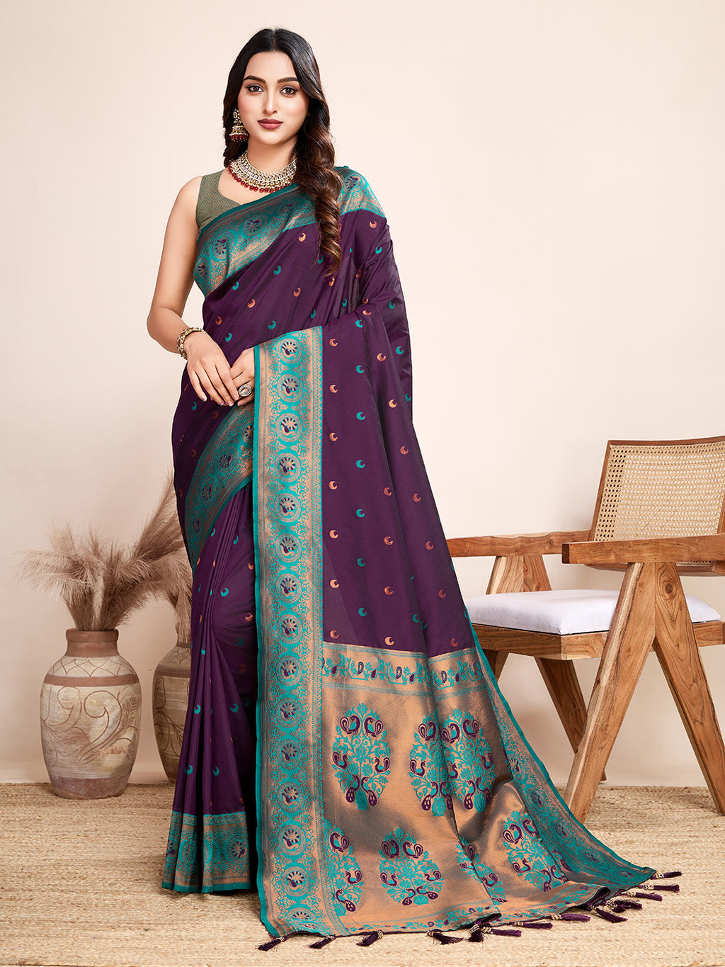 Vedant Vastram Soft Litchi Silk Kanjeevaram Silk Saree - Wine