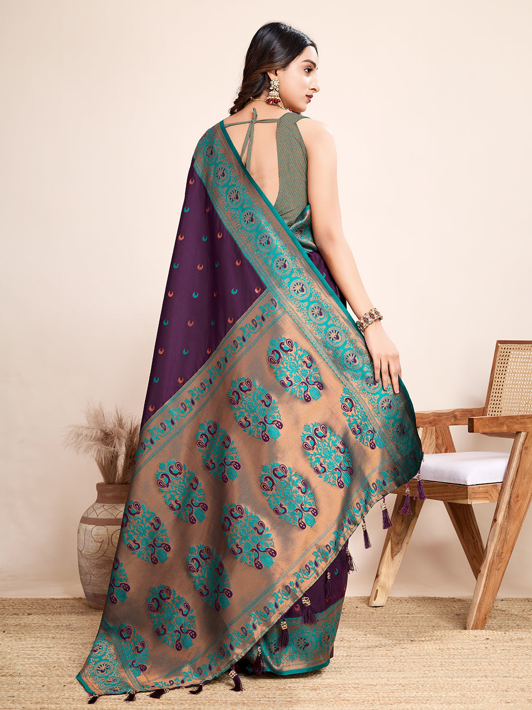 Vedant Vastram Soft Litchi Silk Kanjeevaram Silk Saree - Wine