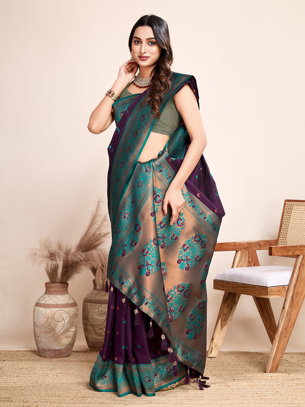 Vedant Vastram Soft Litchi Silk Kanjeevaram Silk Saree - Wine