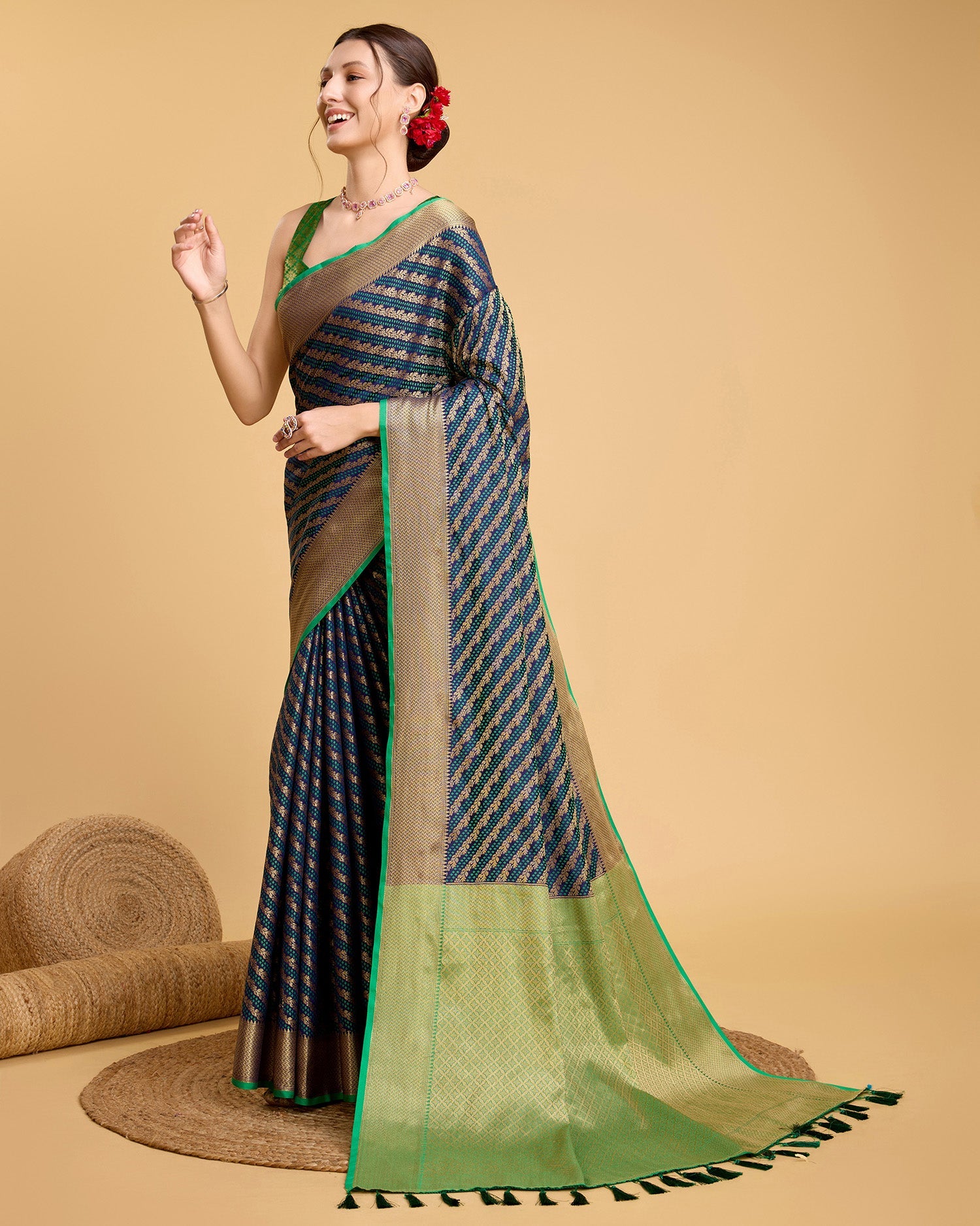 Vedant Vastram Soft Litchi Silk Kanjeevaram Silk Saree - Navy