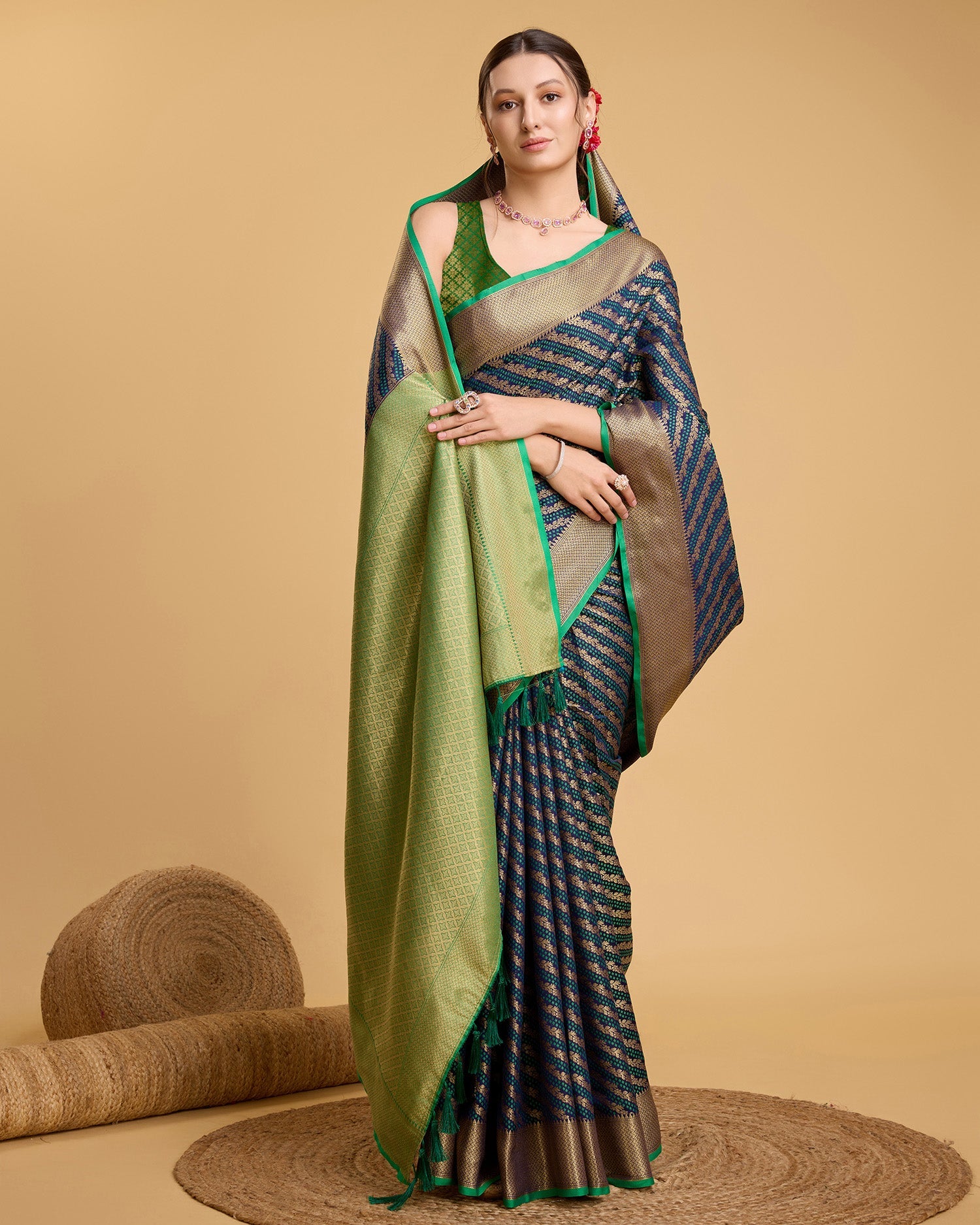 Vedant Vastram Soft Litchi Silk Kanjeevaram Silk Saree - Navy