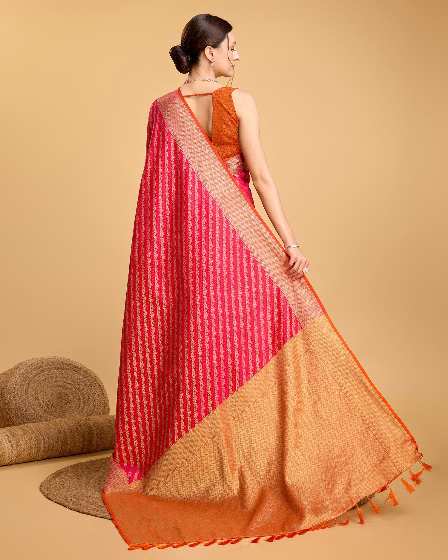 Vedant Vastram Soft Litchi Silk Kanjeevaram Silk Saree - Pink