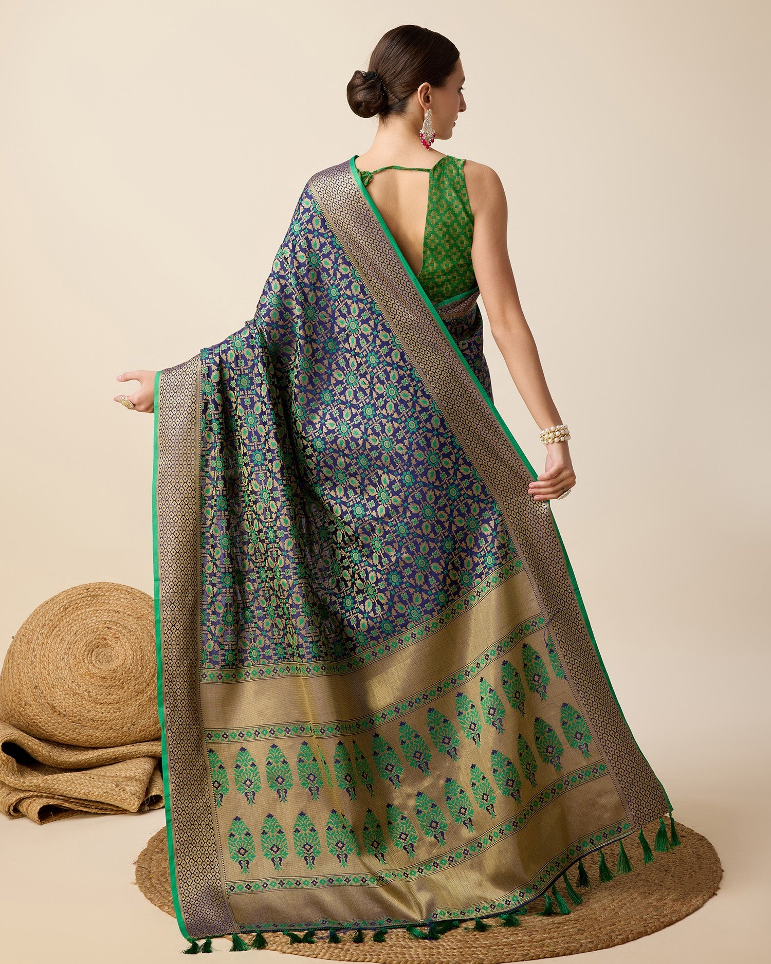 Vedant Vastram Soft Litchi Silk Kanjeevaram Silk Saree - Green