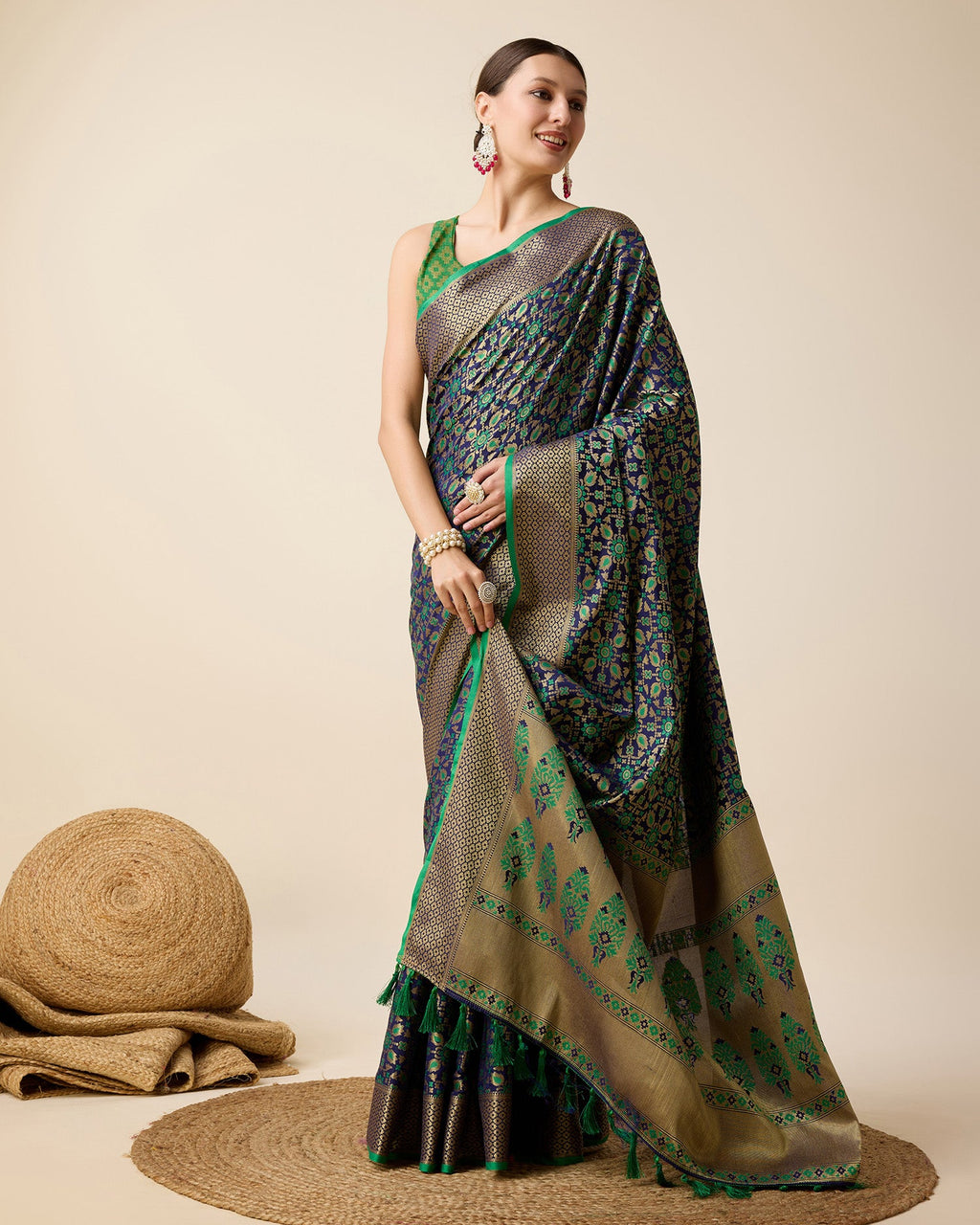 Vedant Vastram Soft Litchi Silk Kanjeevaram Silk Saree - Green