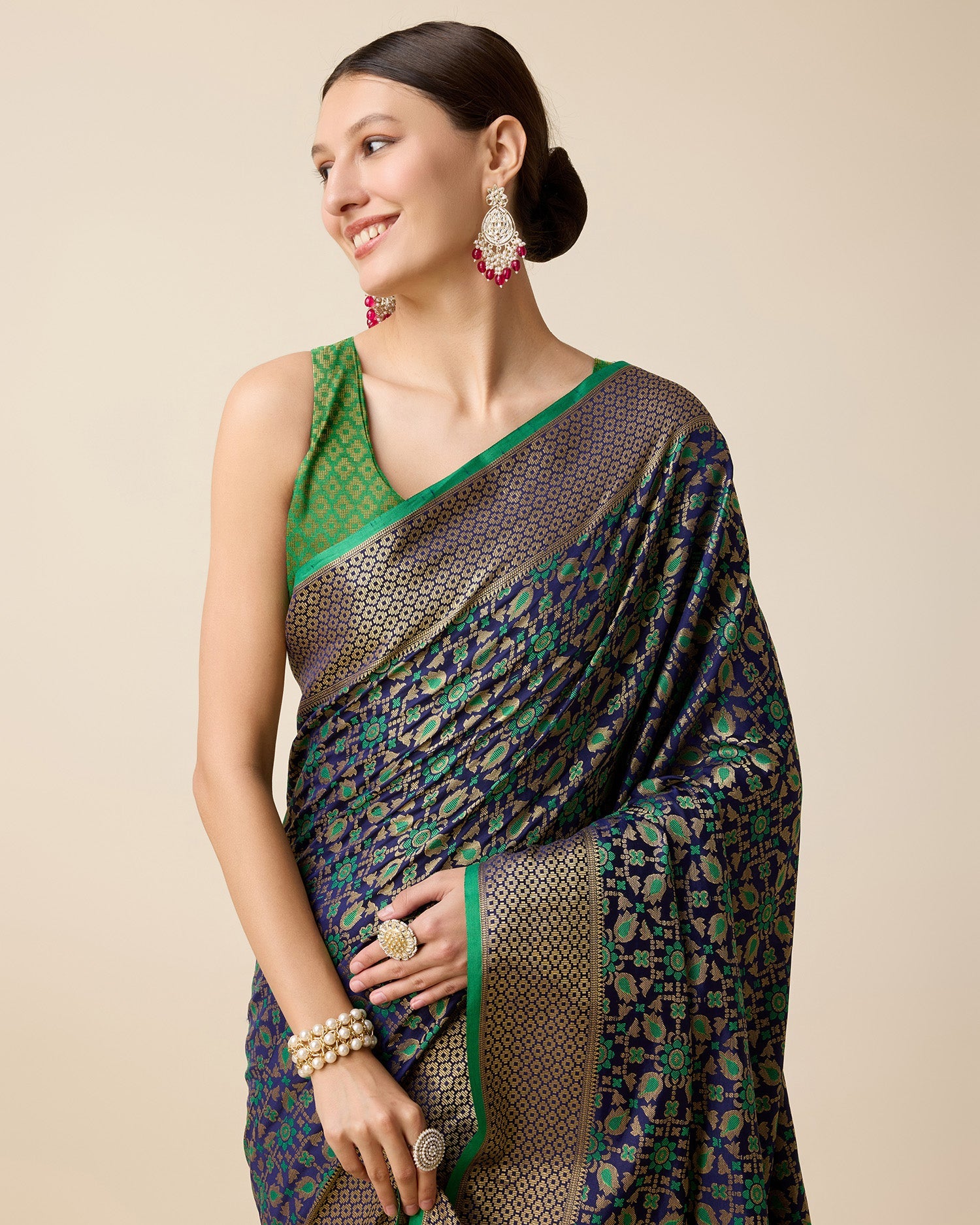 Vedant Vastram Soft Litchi Silk Kanjeevaram Silk Saree - Green