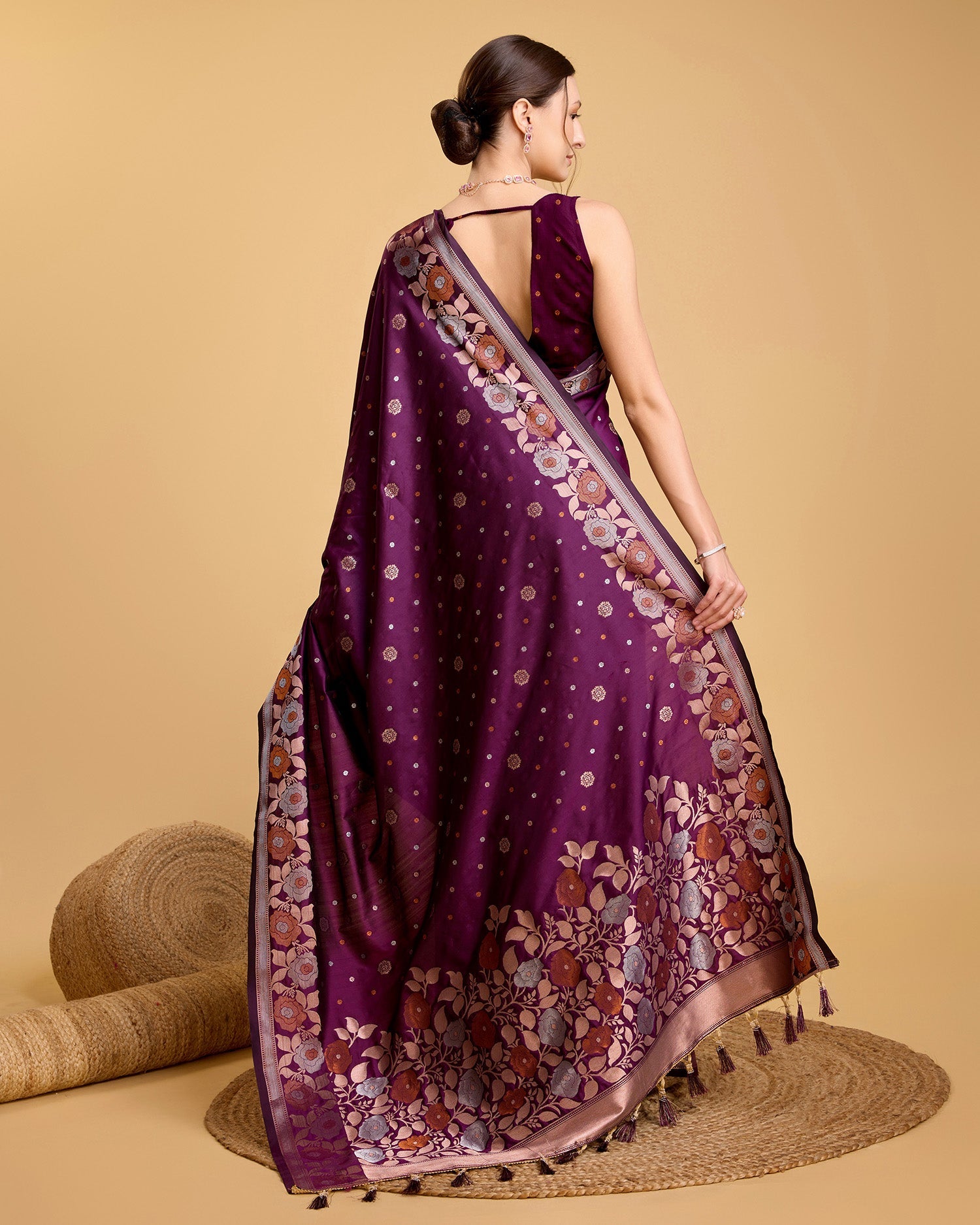 Vedant Vastram Soft Litchi Silk Banarasi Silk Saree - Wine