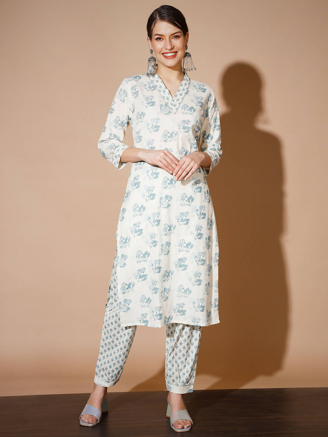 Myshka Women Multi Floral Kurta & Trousers
