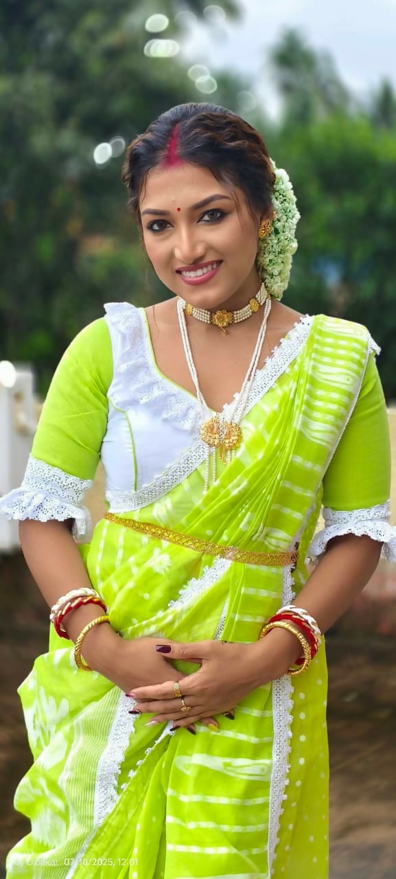 Exclusive Collection Beautiful Parrot Green Jaal Jamdani Saree
