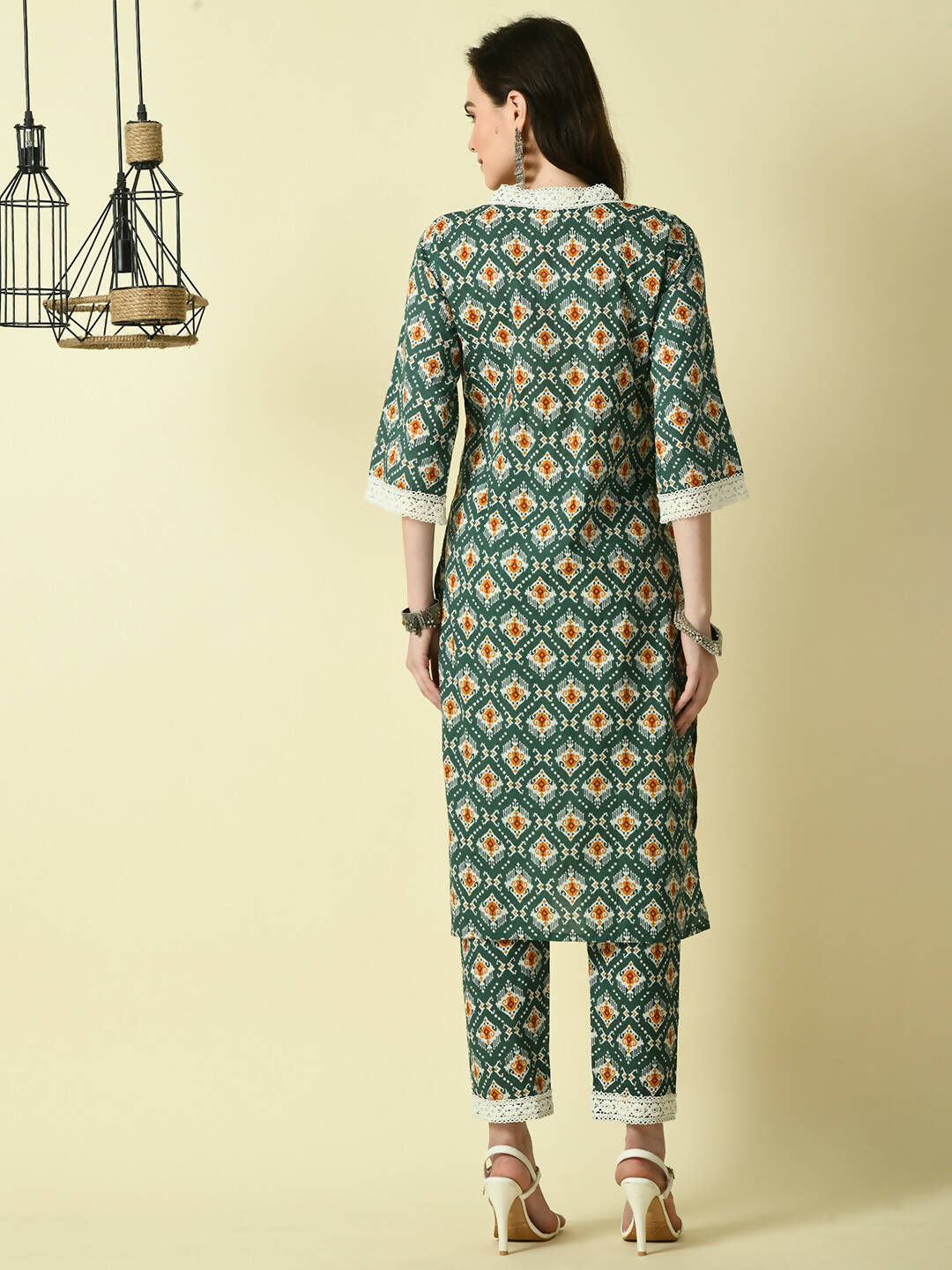 Myshka Women's Green Straight Kurta & Trousers