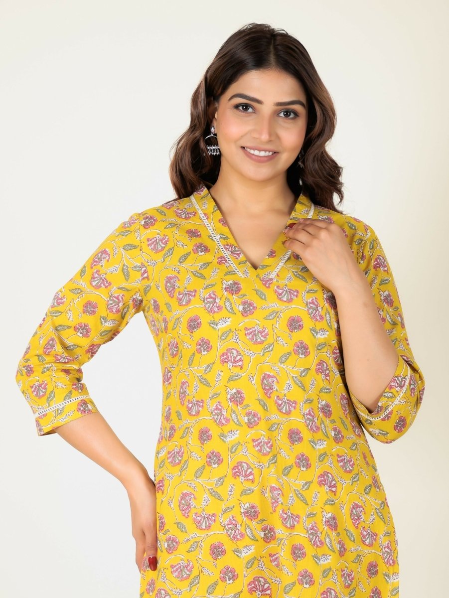 Aramya Straight Soft Cotton Floral Print Women's Kurta Set - Green
