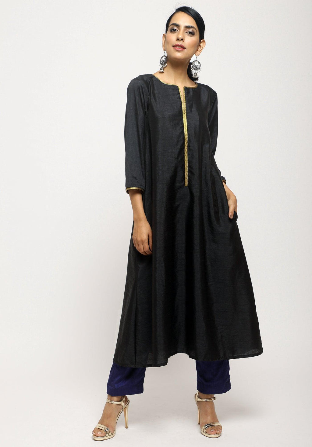 trueBrowns Black Laced Kurta Set
