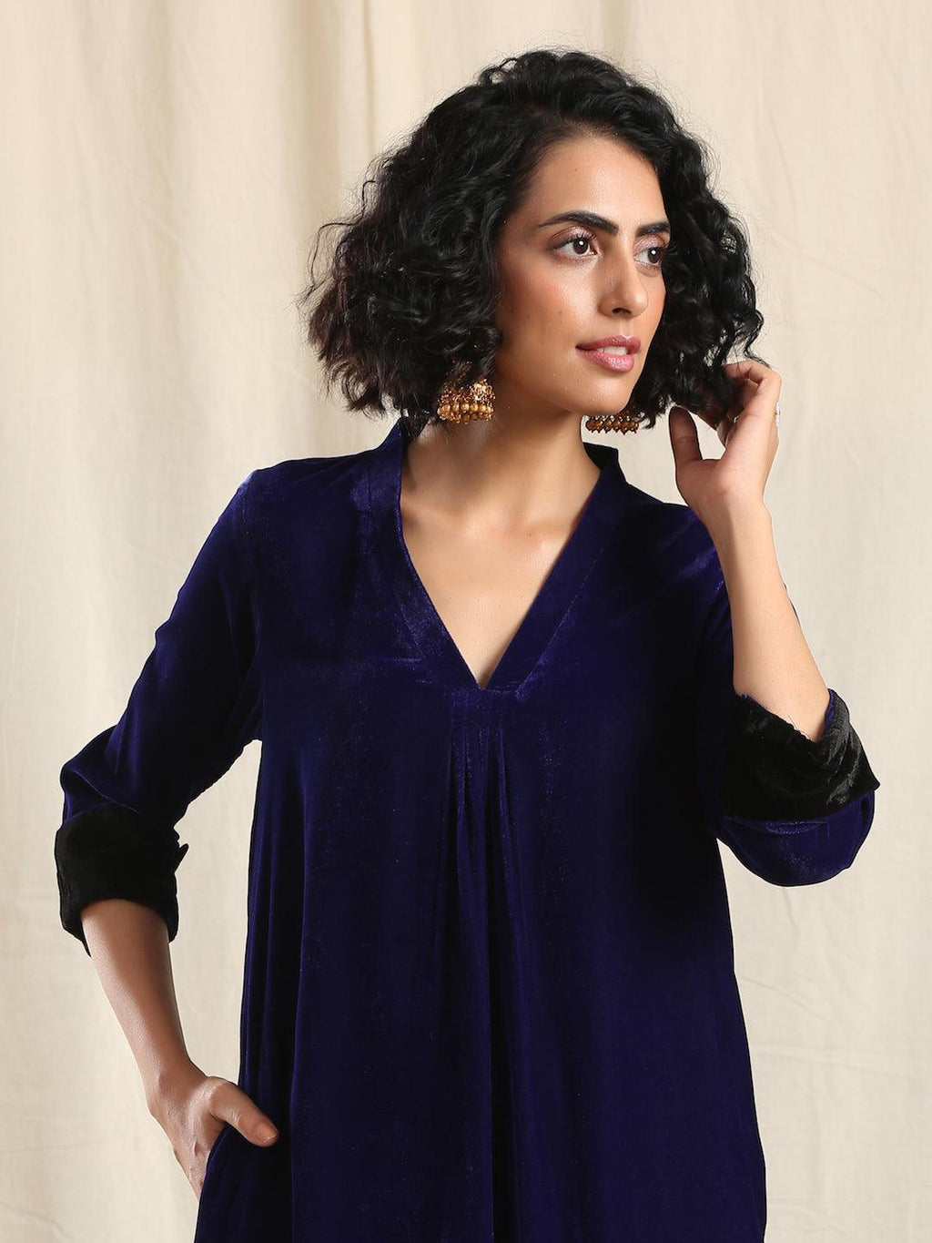trueBrowns Blue Velvet Slit Kurta