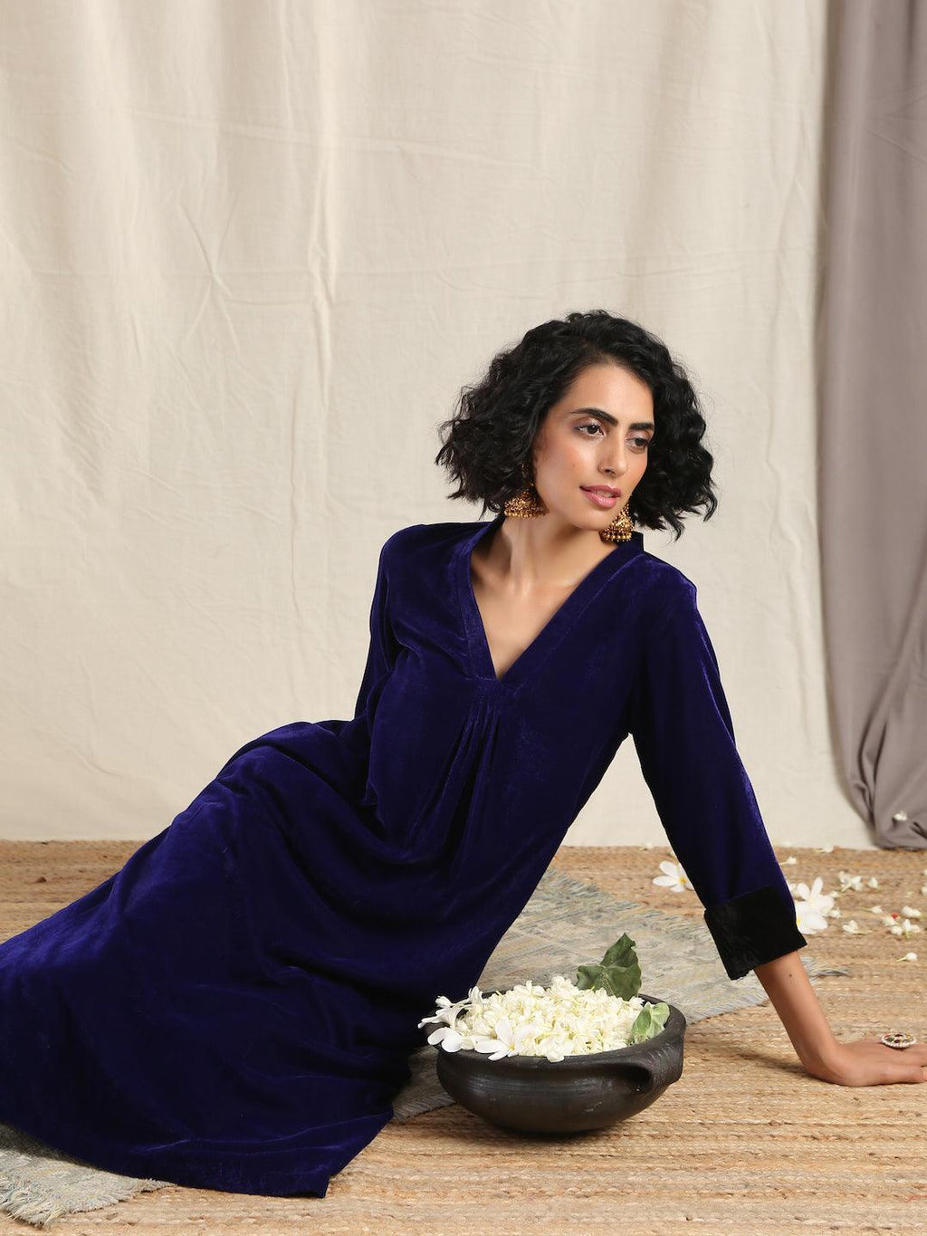 trueBrowns Blue Velvet Slit Kurta