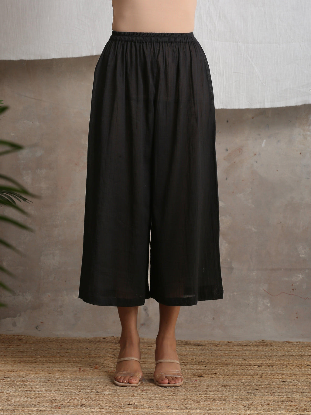 trueBrowns Crinkle Palazzo - Black