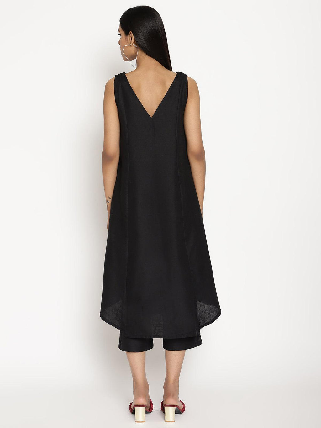 trueBrowns Cotton Linen Black Sleeveless Flared Kurta Pant | Relove