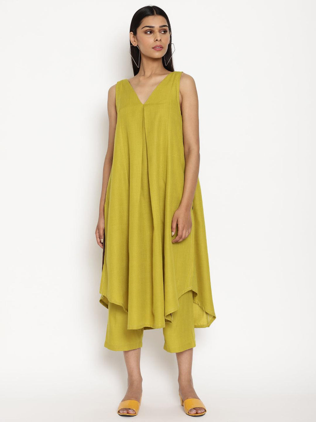 trueBrowns Cotton Linen Lime Green Sleeveless Flared Kurta Pant Set | Relove