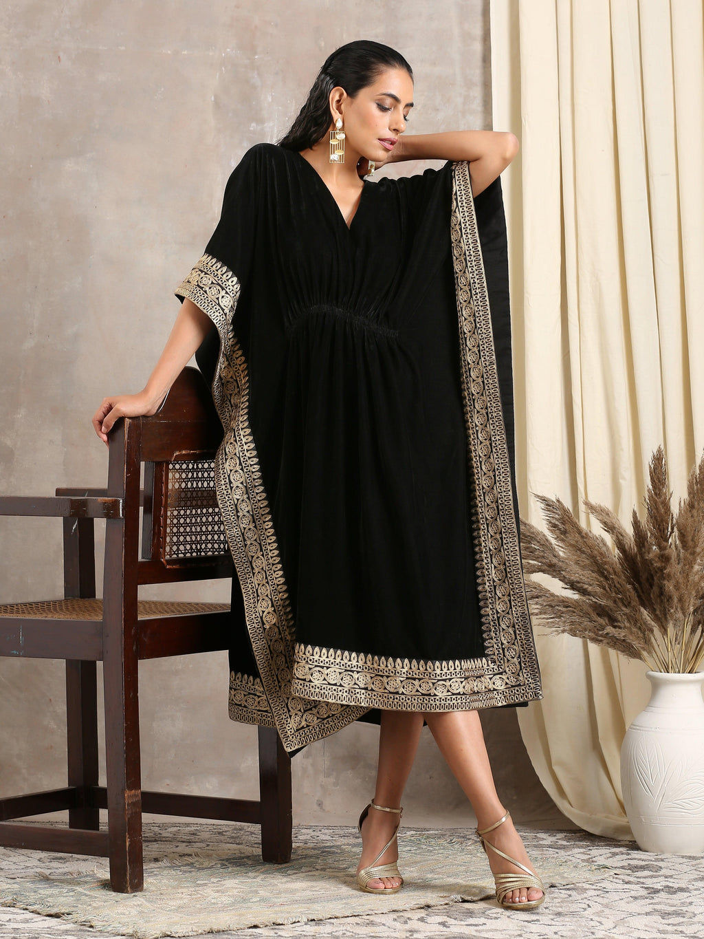 trueBrowns Black Velvet Embroidered Lace Kaftan