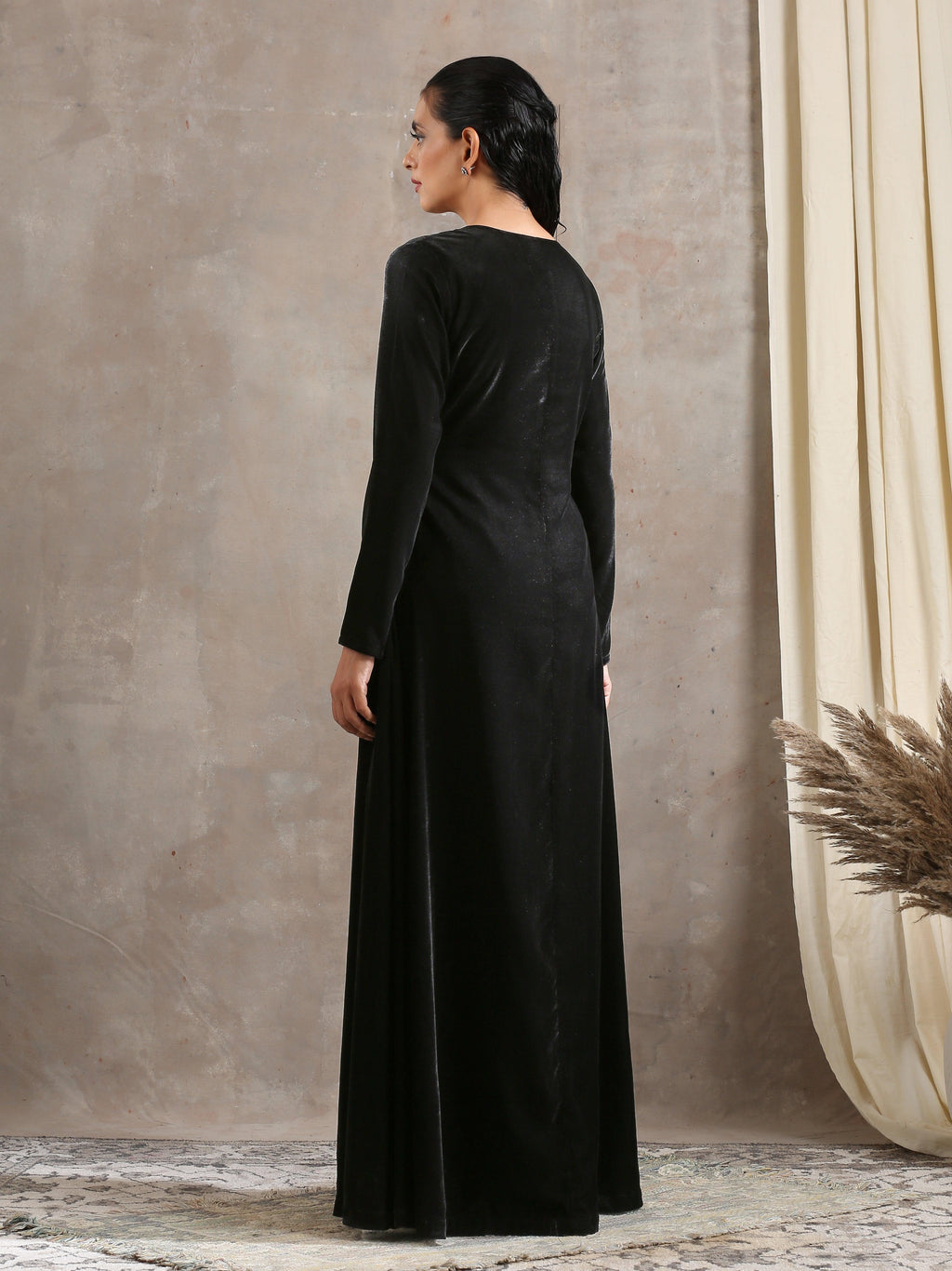 trueBrowns Black Velvet Front Slit Kurta